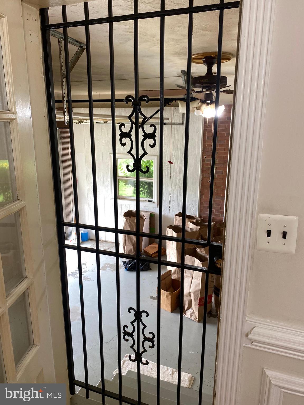 WHITES RAVENWOOD PARK - Residential