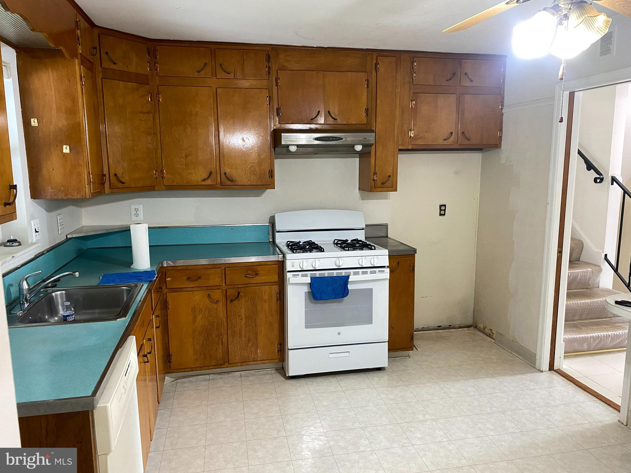 WHITES RAVENWOOD PARK - Residential