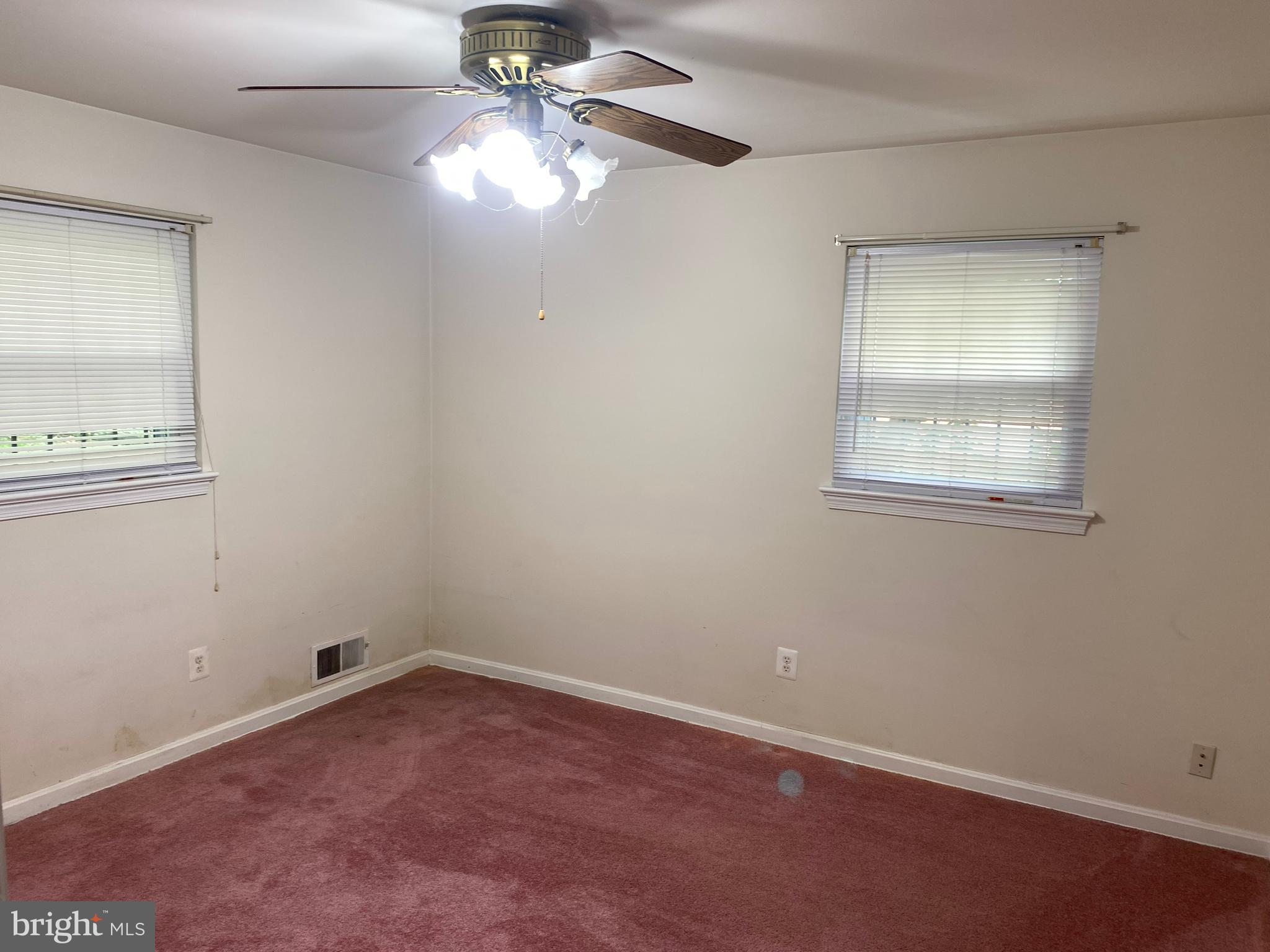 WHITES RAVENWOOD PARK - Residential