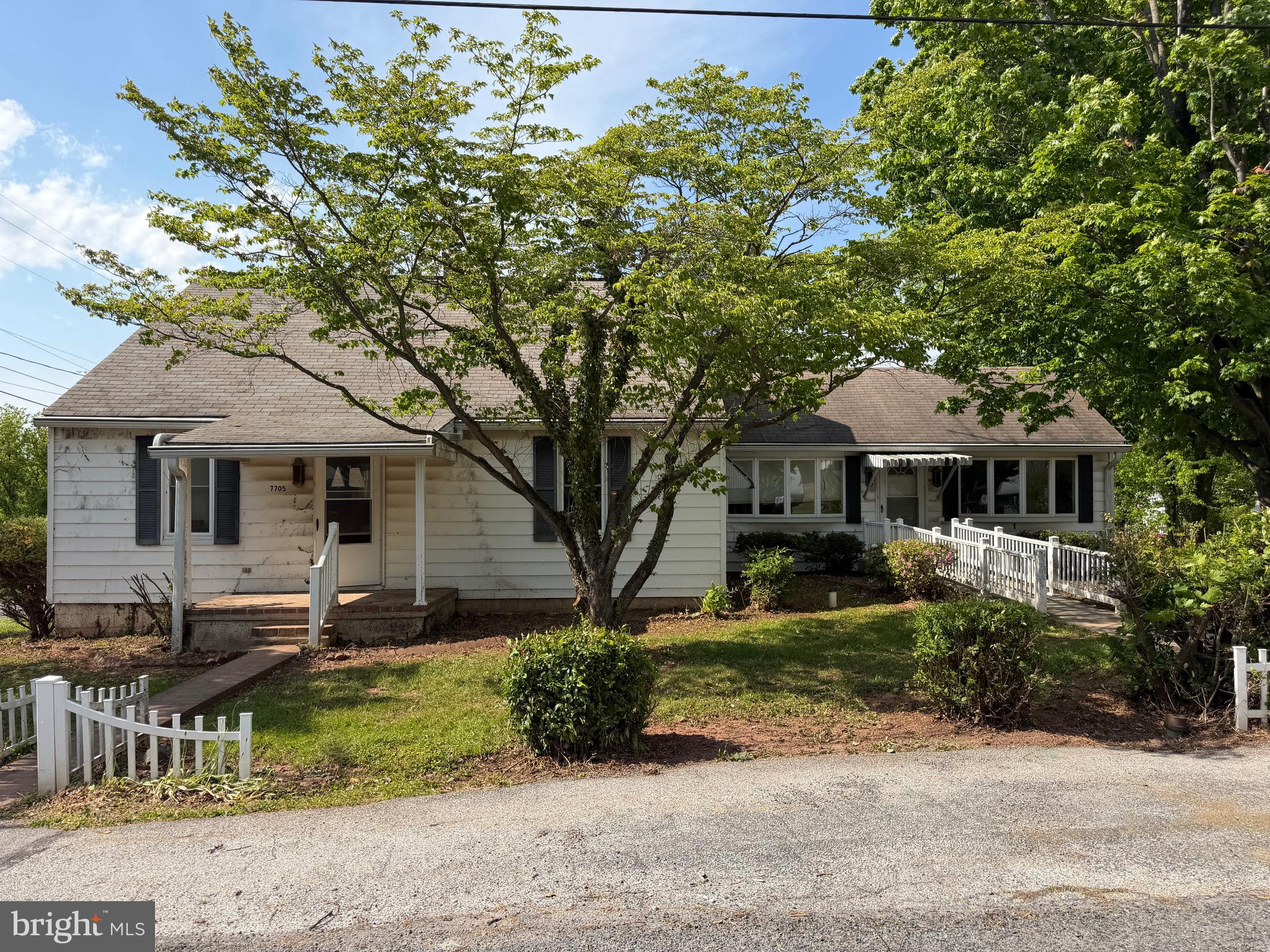 ABBOTTSTOWN - Residential