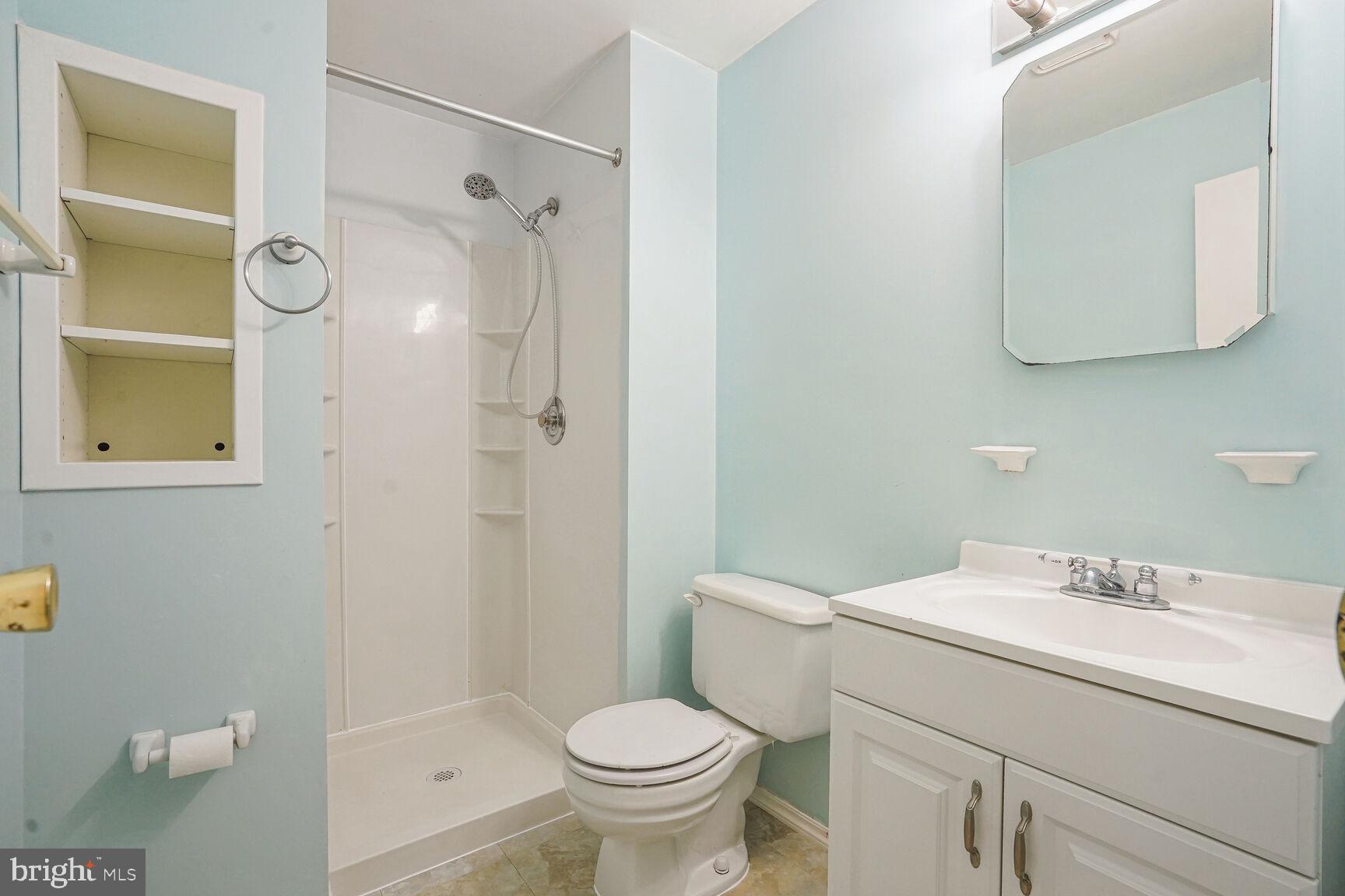 OAKWOOD COMMONS AT BURKE - Residential Lease