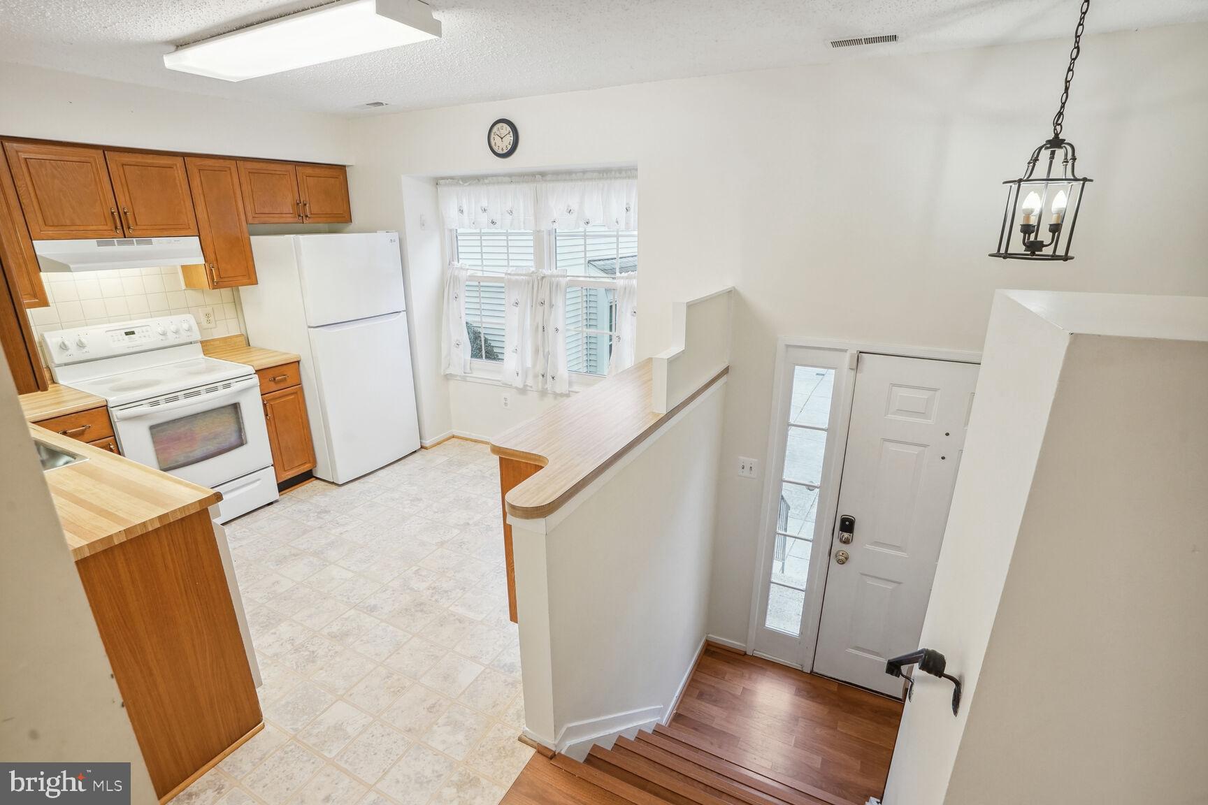 OAKWOOD COMMONS AT BURKE - Residential Lease