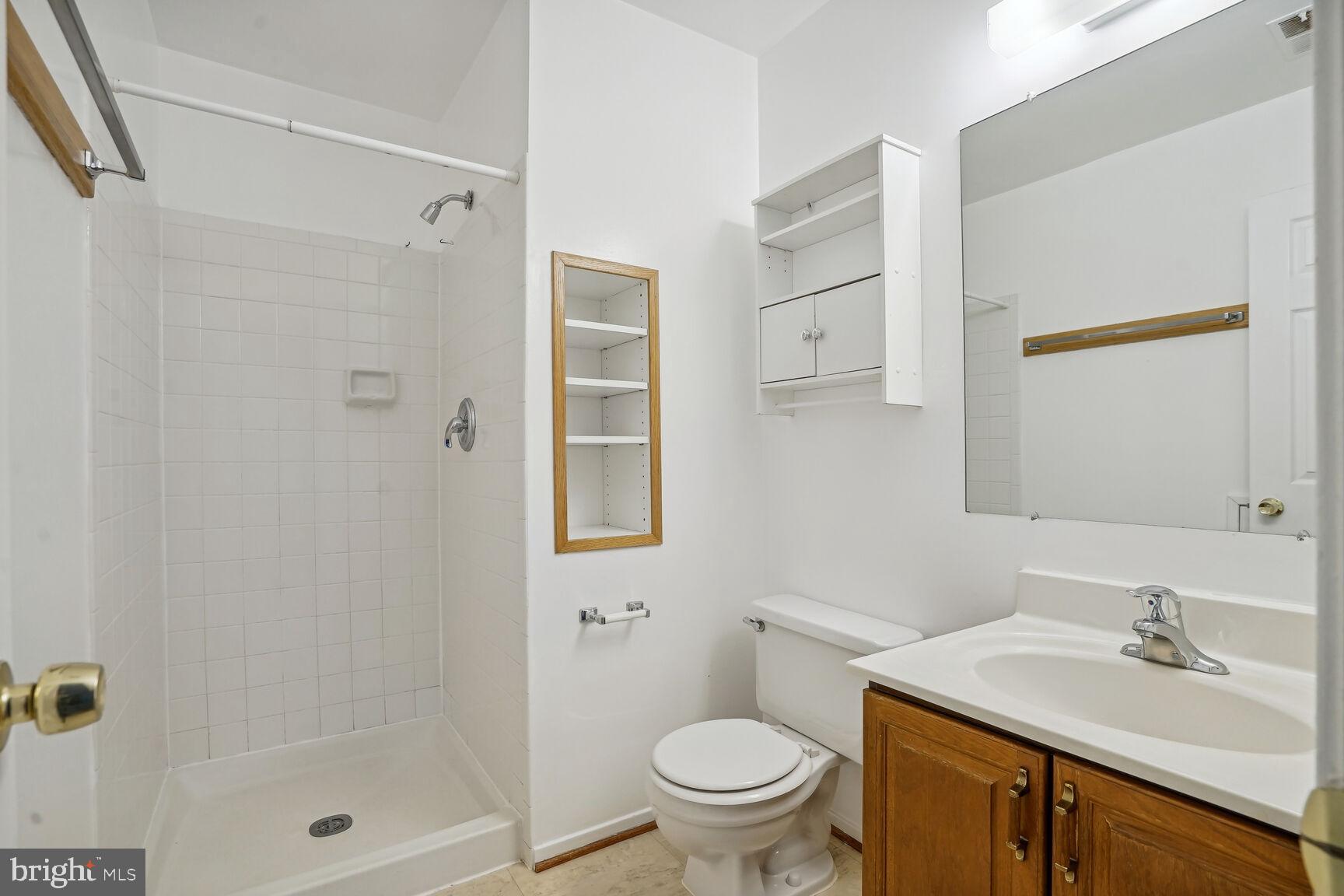 OAKWOOD COMMONS AT BURKE - Residential Lease