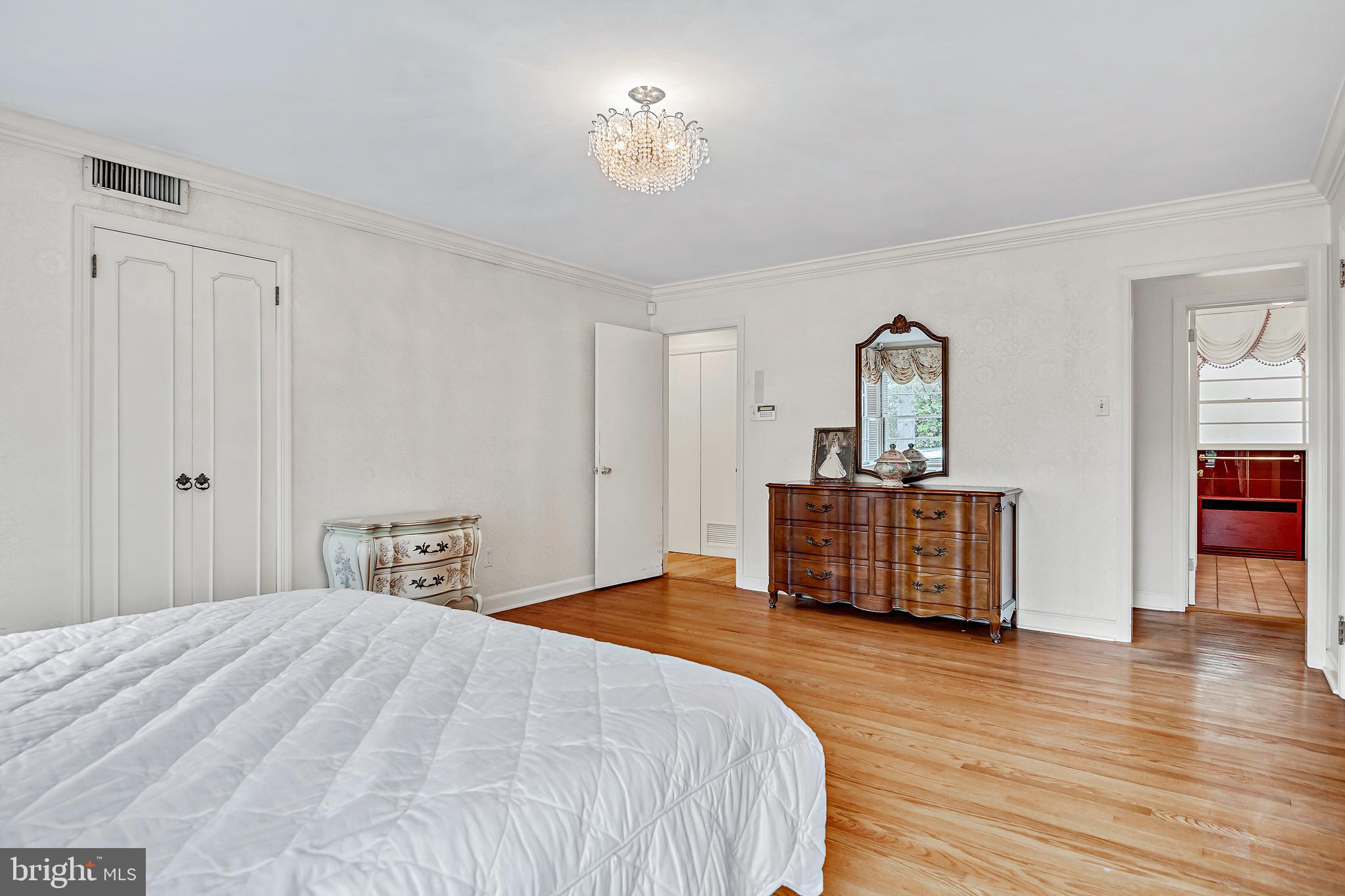 STRATHCONA HILLS - Residential