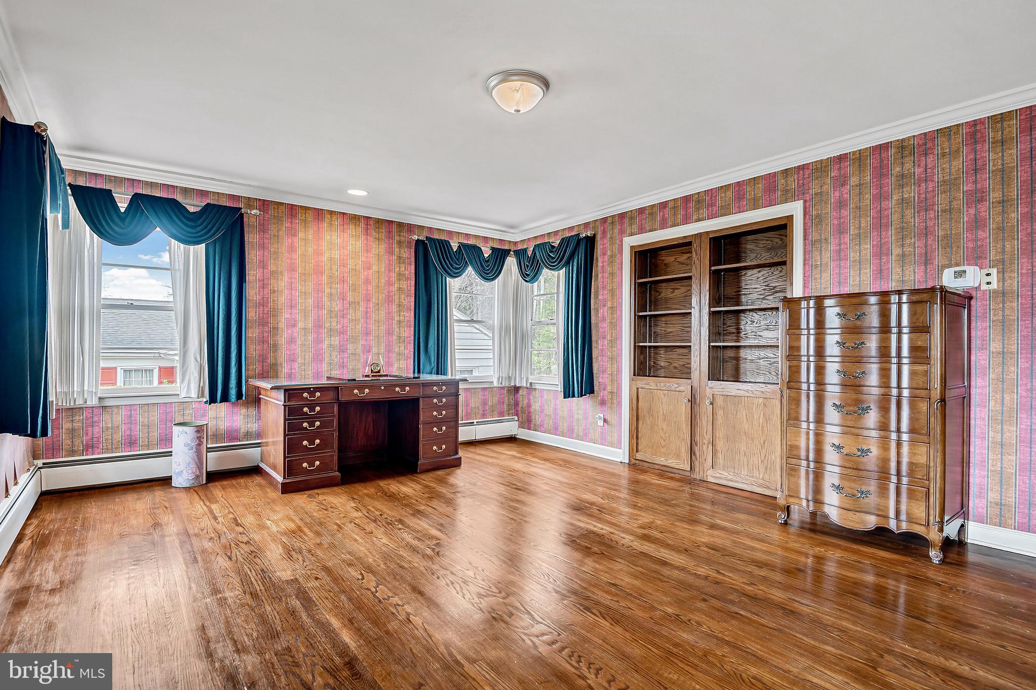 STRATHCONA HILLS - Residential