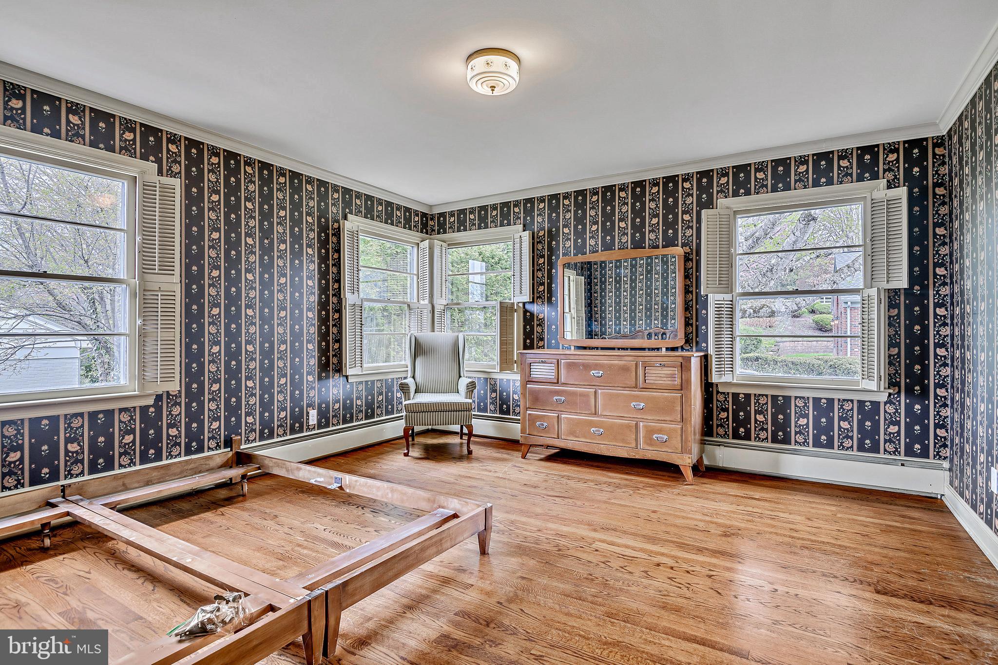 STRATHCONA HILLS - Residential