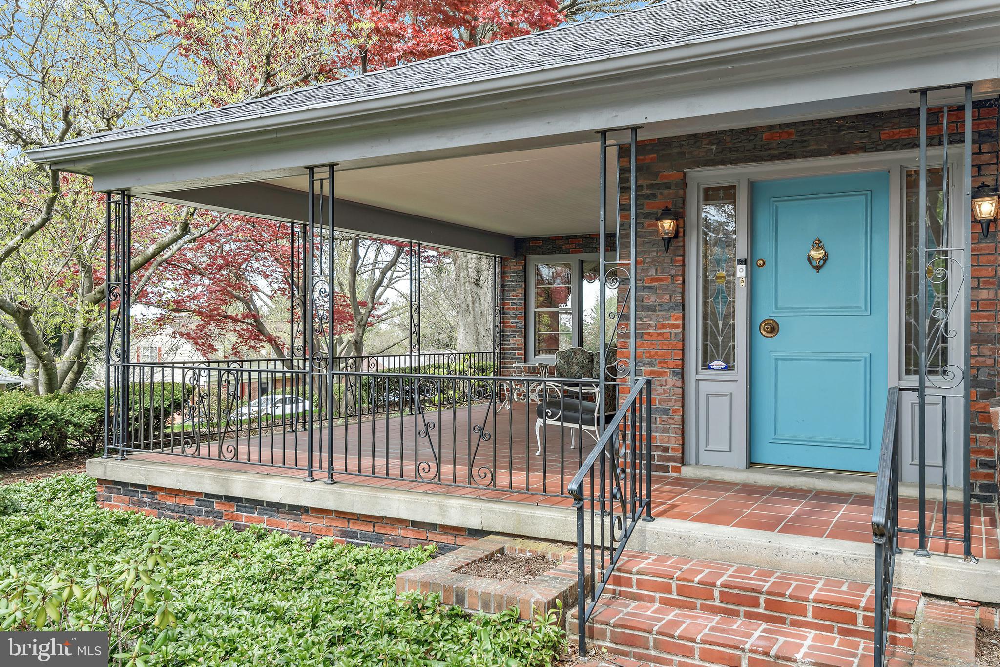 STRATHCONA HILLS - Residential
