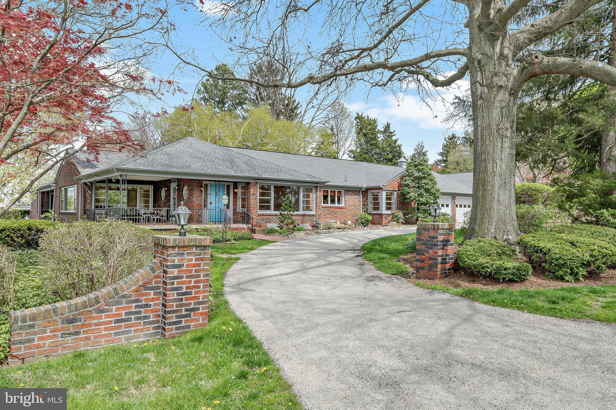 STRATHCONA HILLS - Residential