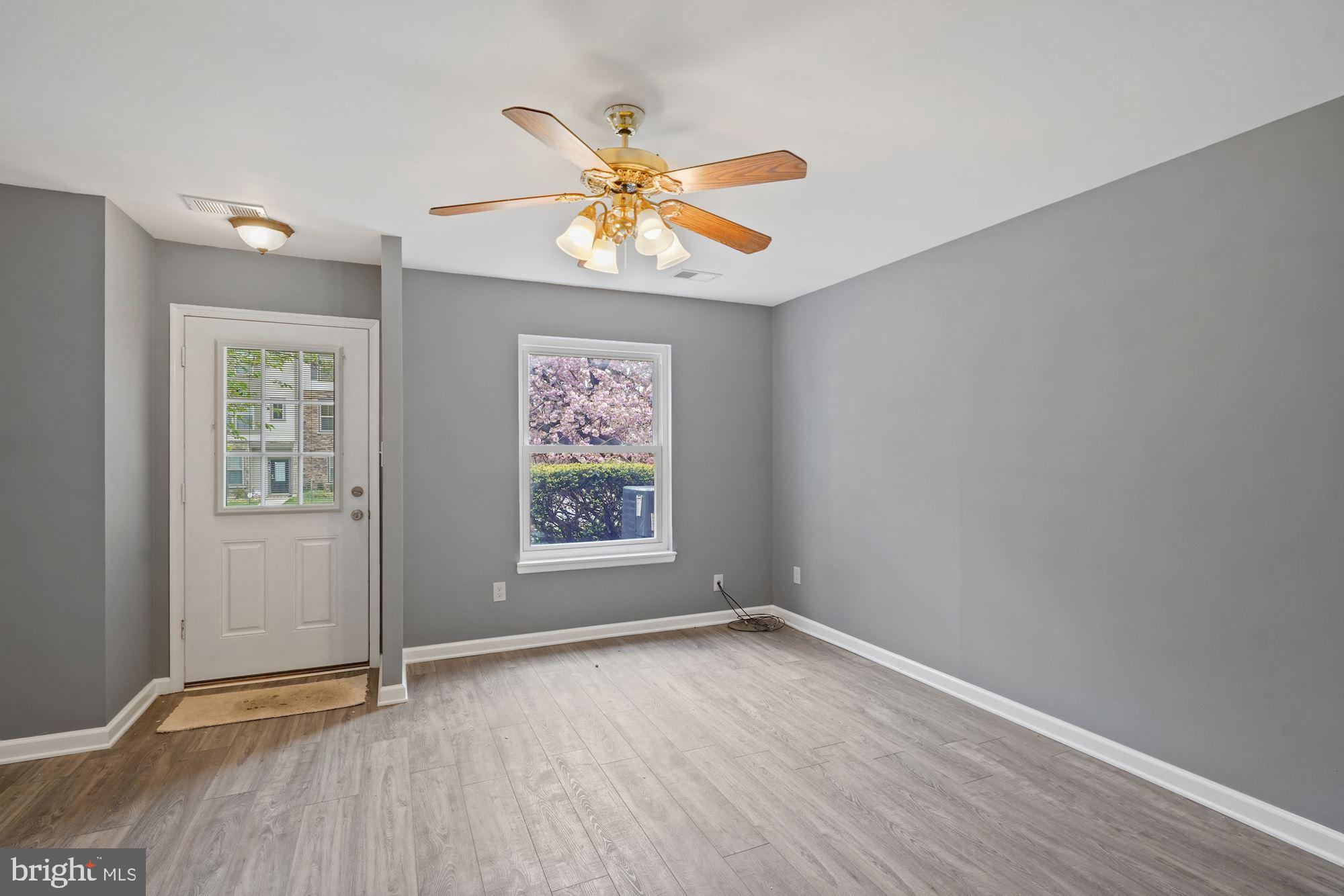 HERITAGE SQUARE - Residential Lease