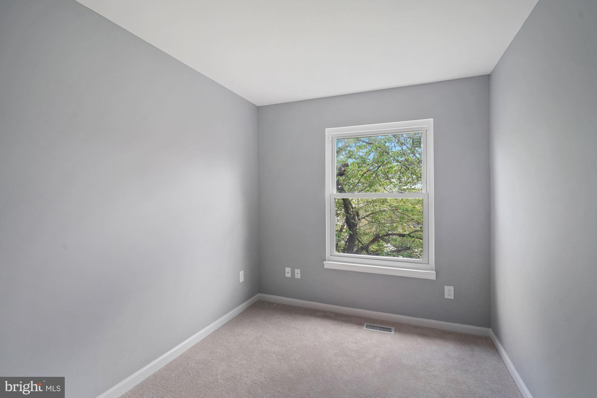 HERITAGE SQUARE - Residential Lease