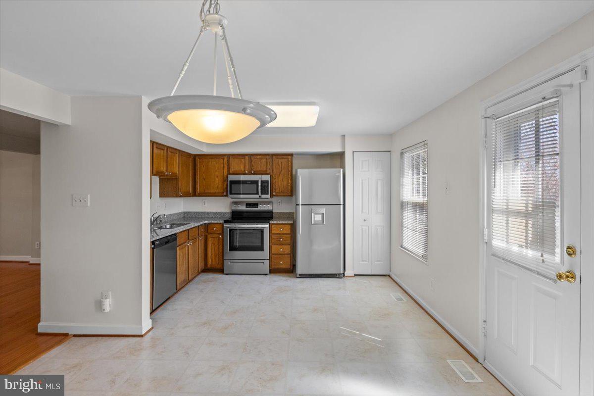 OLD BRIDGE ESTATES - Residential Lease