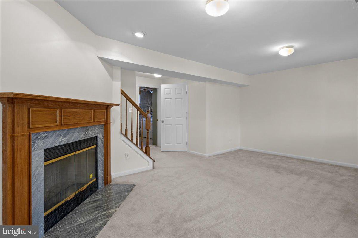 OLD BRIDGE ESTATES - Residential Lease