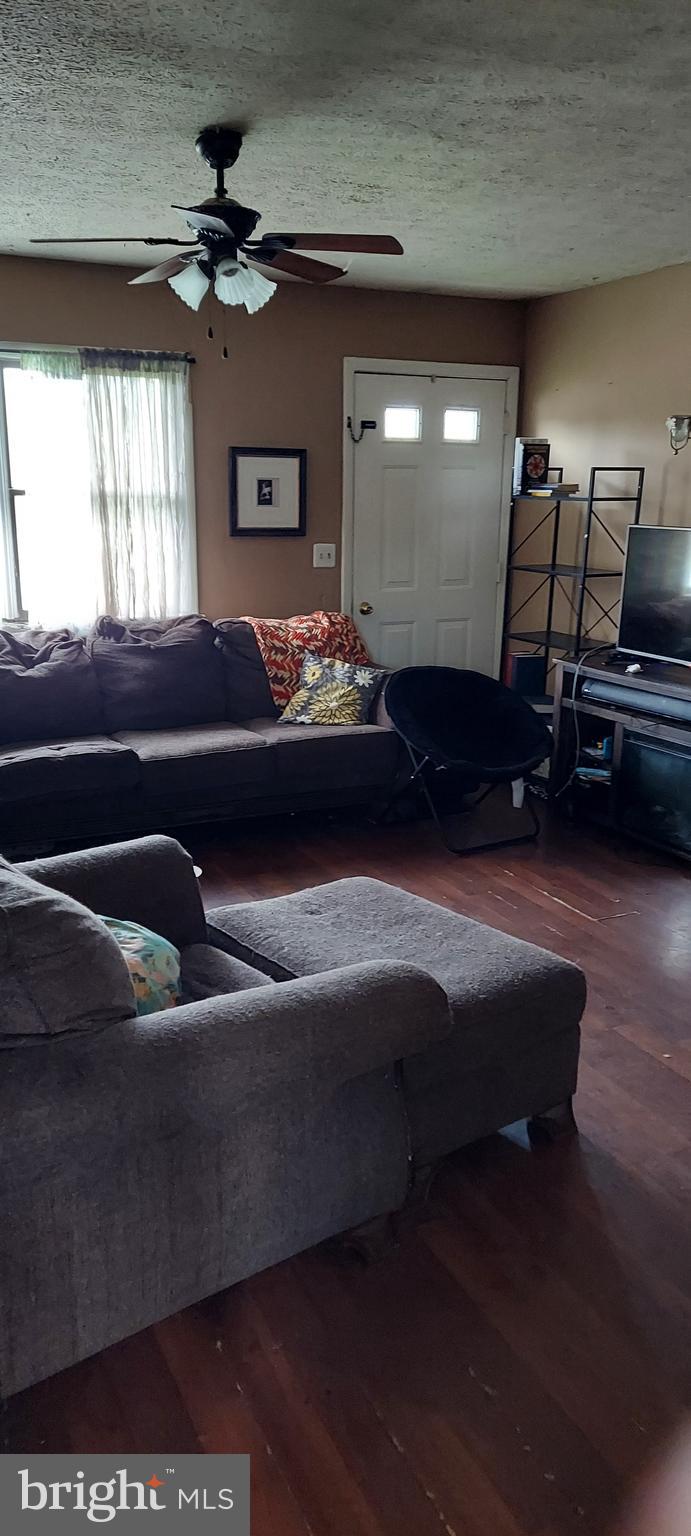 BRYAN FIELD - Residential