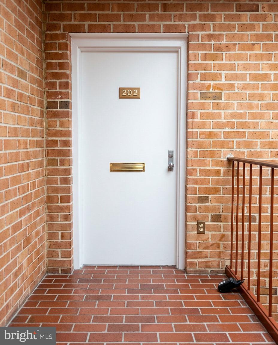 BRISTOW CENTER - Commercial Sale