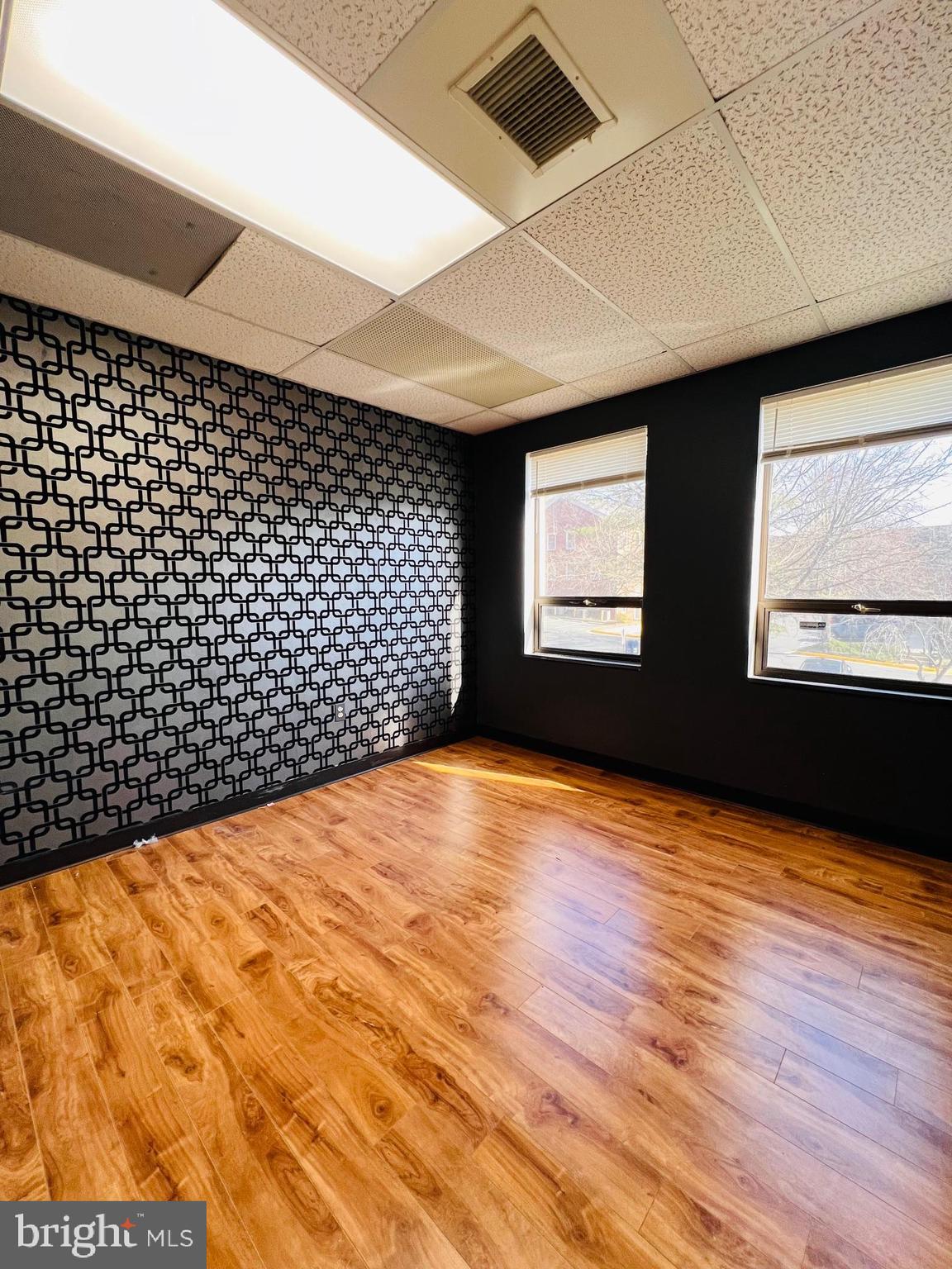 BRISTOW CENTER - Commercial Sale