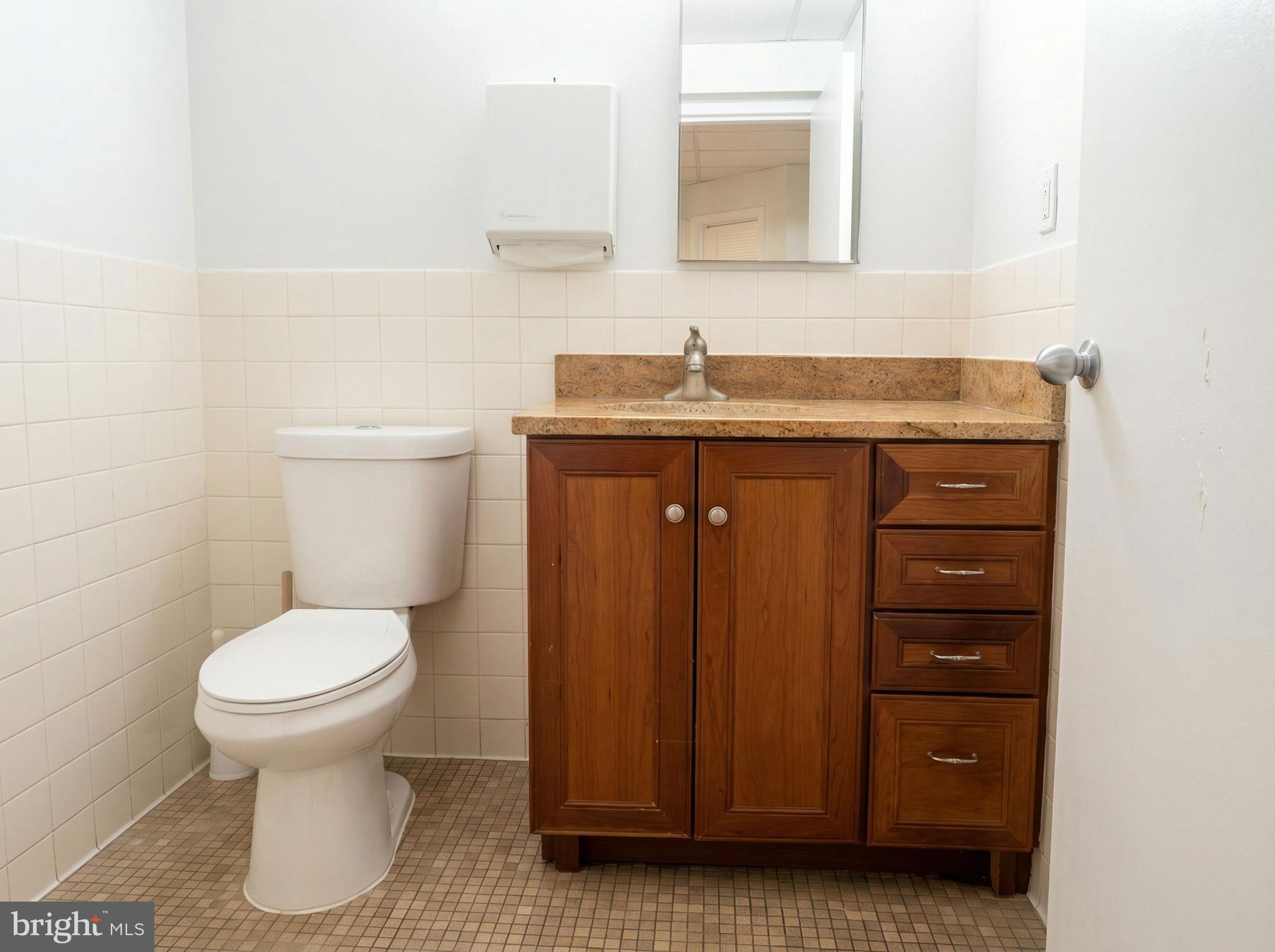 BRISTOW CENTER - Commercial Sale