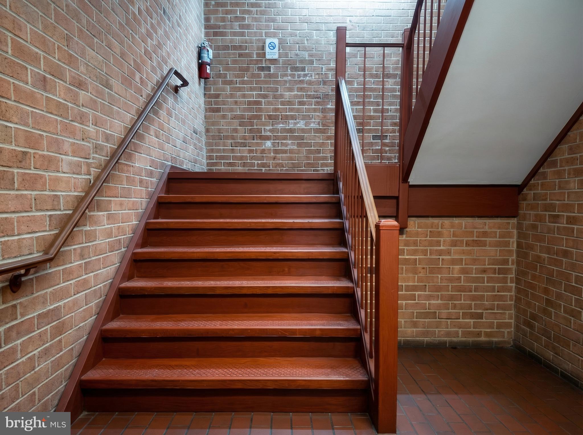 BRISTOW CENTER - Commercial Sale