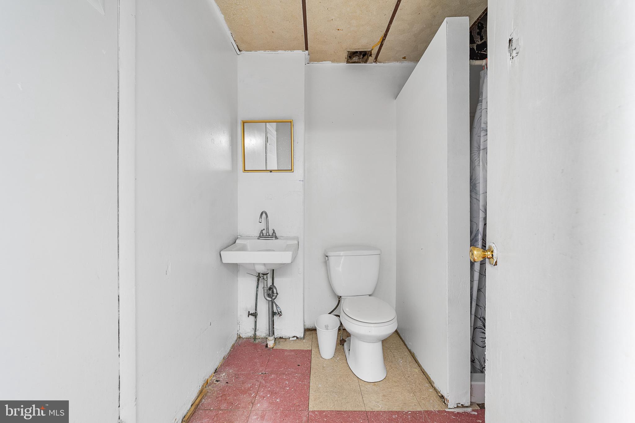 FRANKFORD - Commercial Sale
