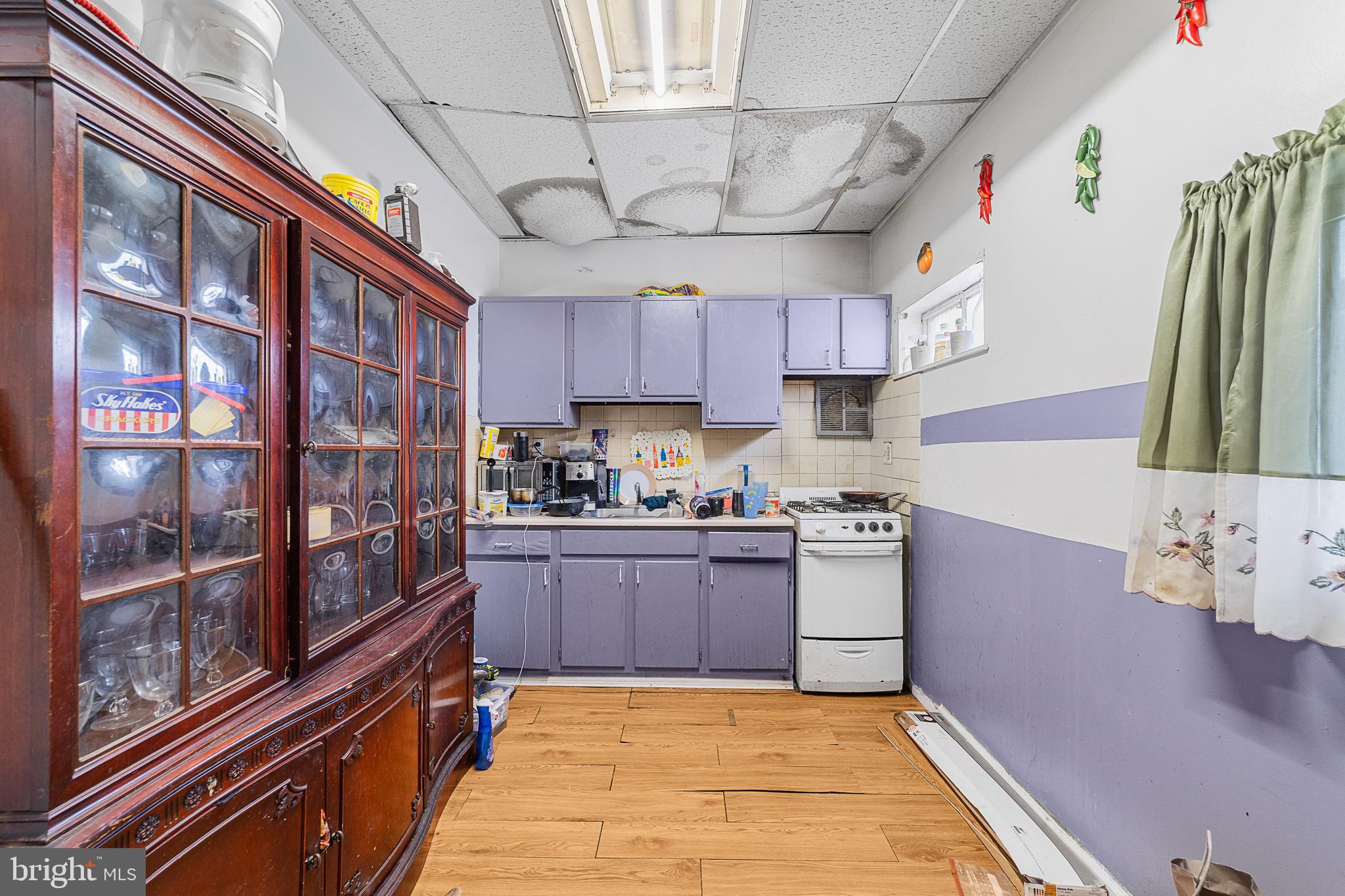 FRANKFORD - Commercial Sale