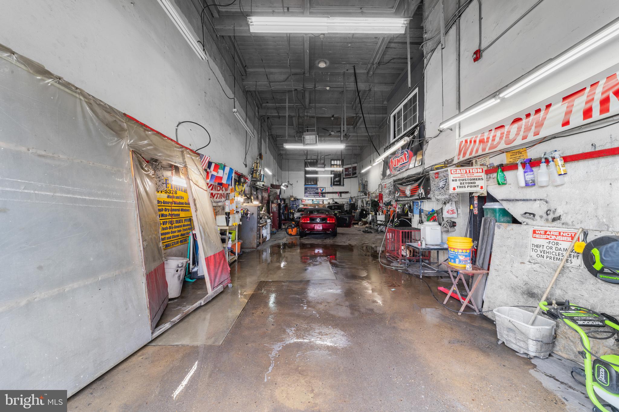 FRANKFORD - Commercial Sale
