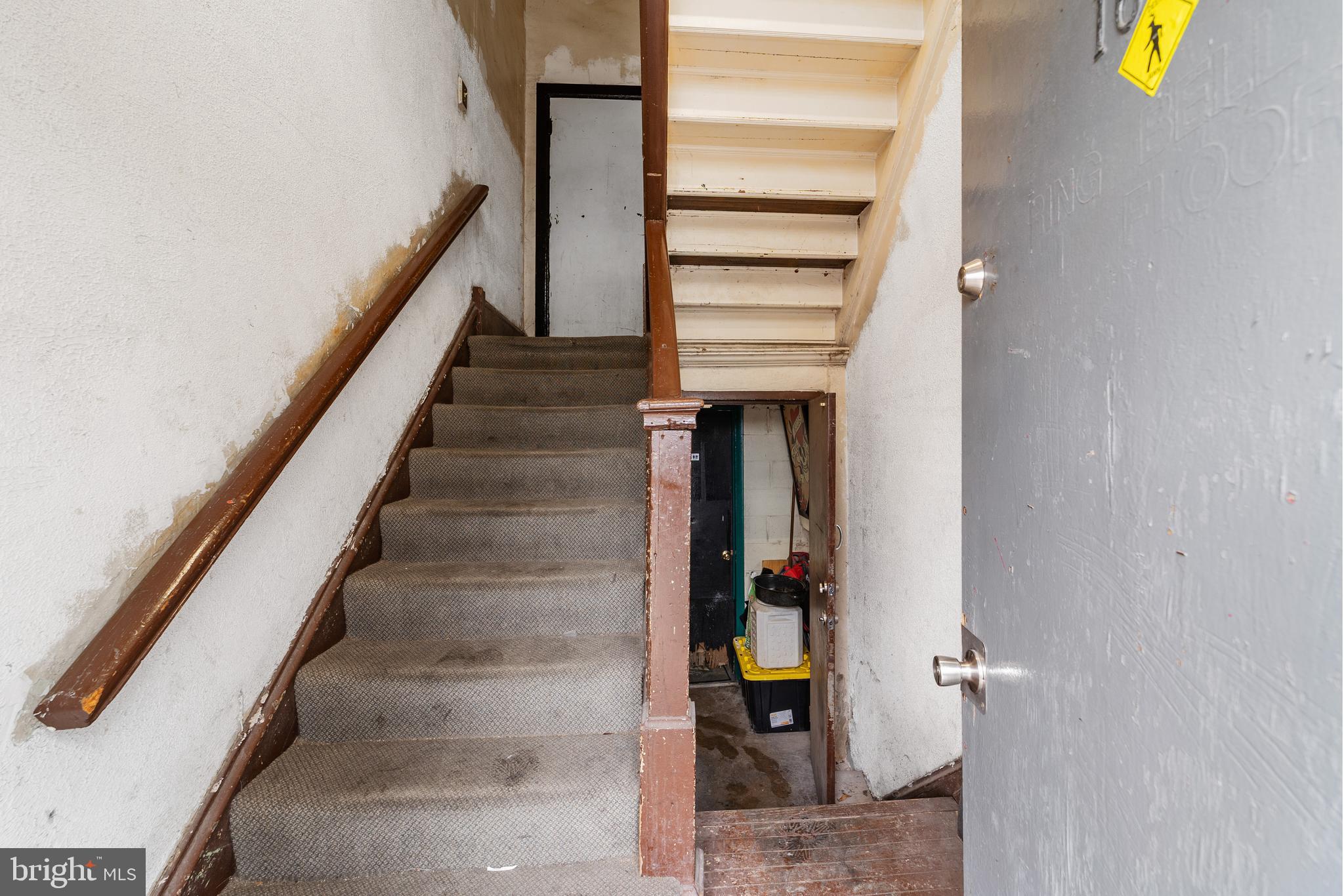 FRANKFORD - Commercial Sale