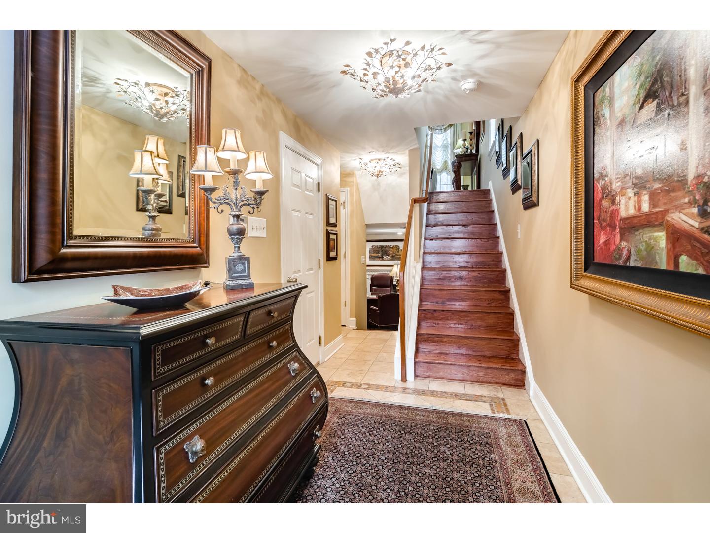 SOCIETY HILL - Residential