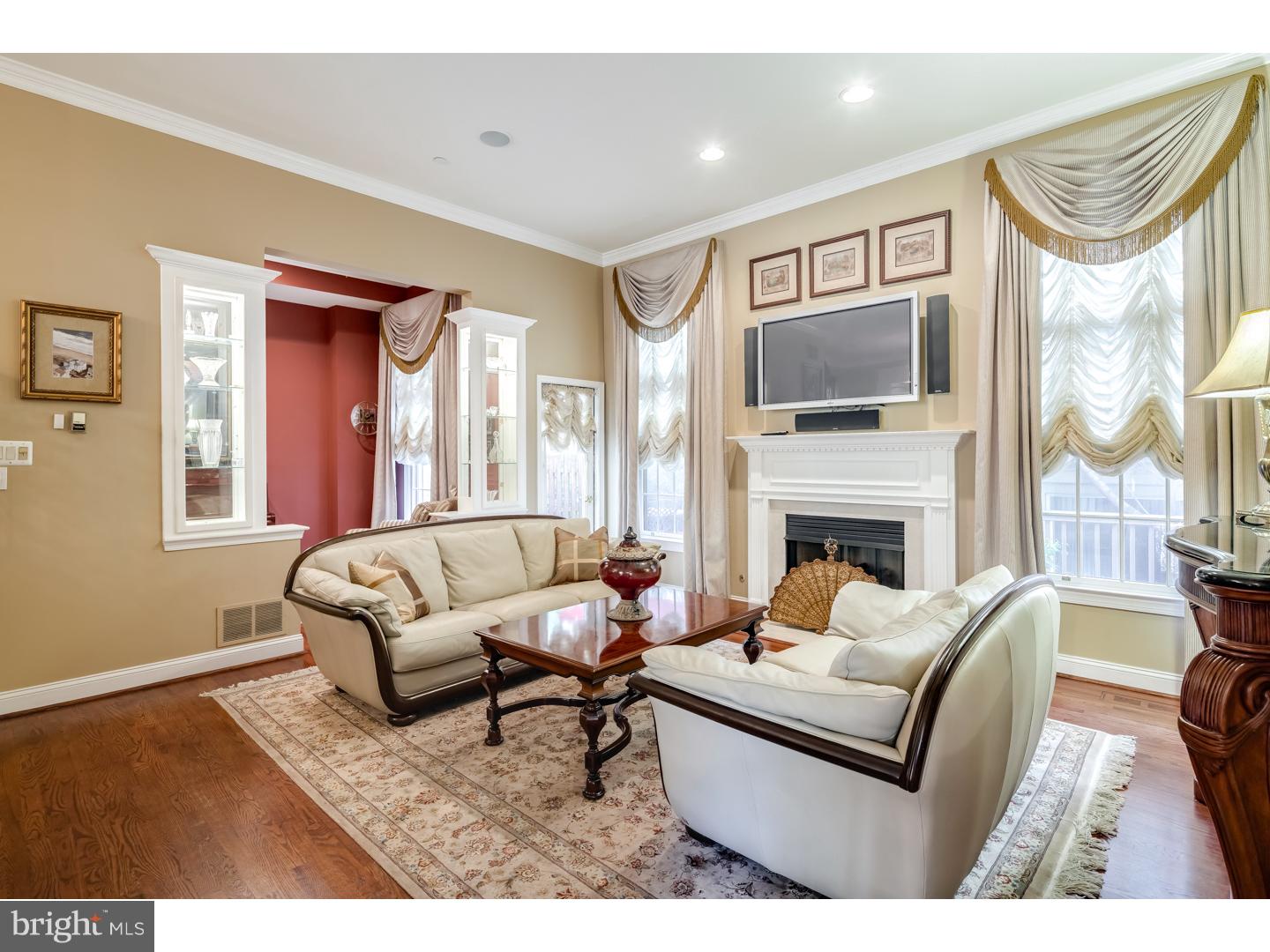 SOCIETY HILL - Residential