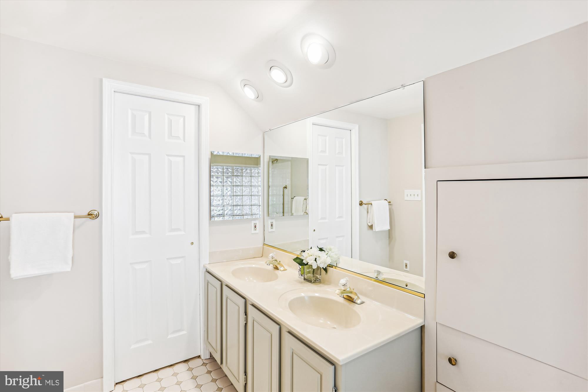 OLD FARM - Residential