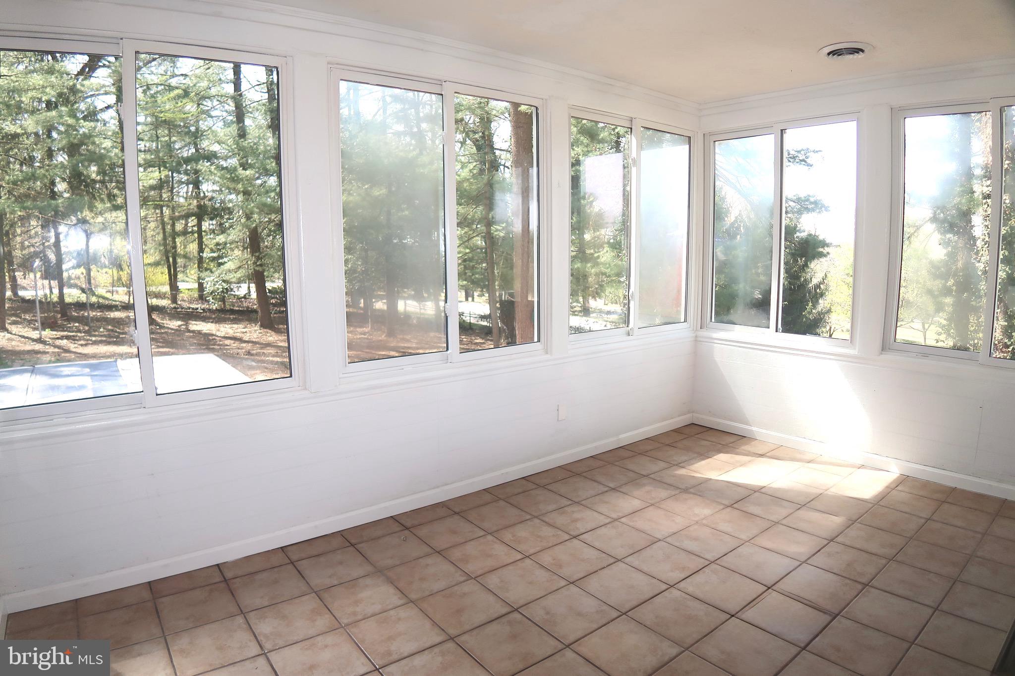 SPRINGETTSBURY TWP - Residential