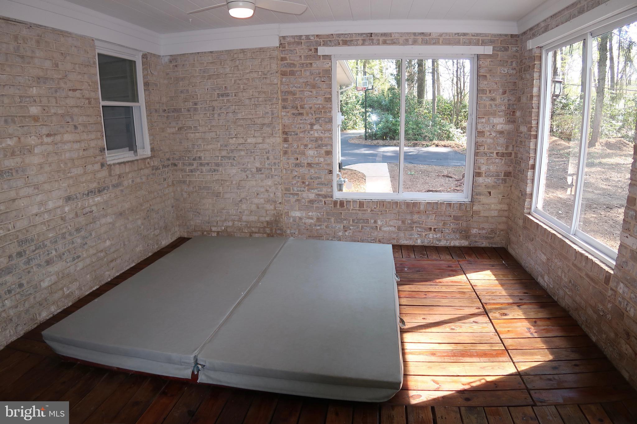 SPRINGETTSBURY TWP - Residential