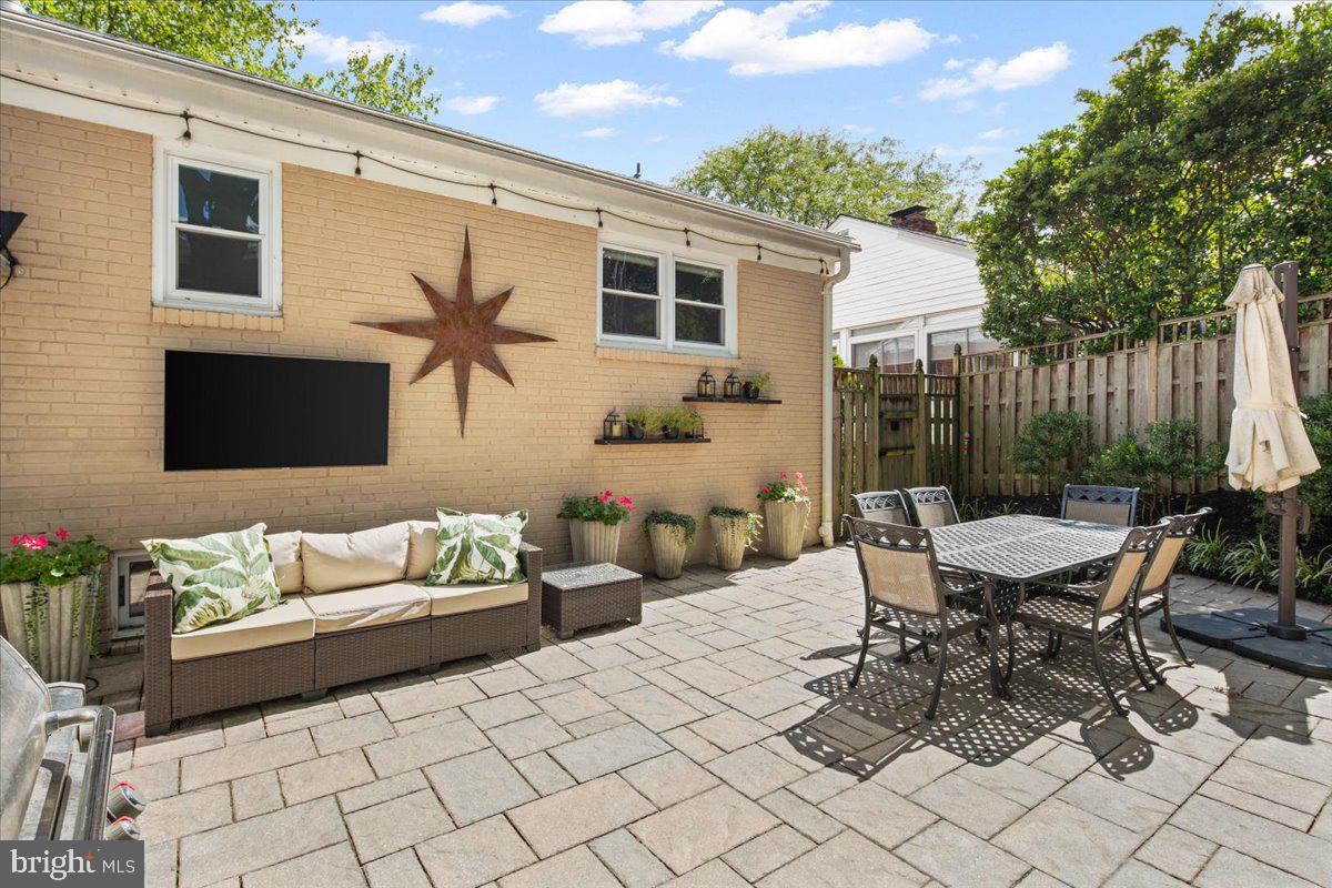 BOULEVARD MANOR - Residential