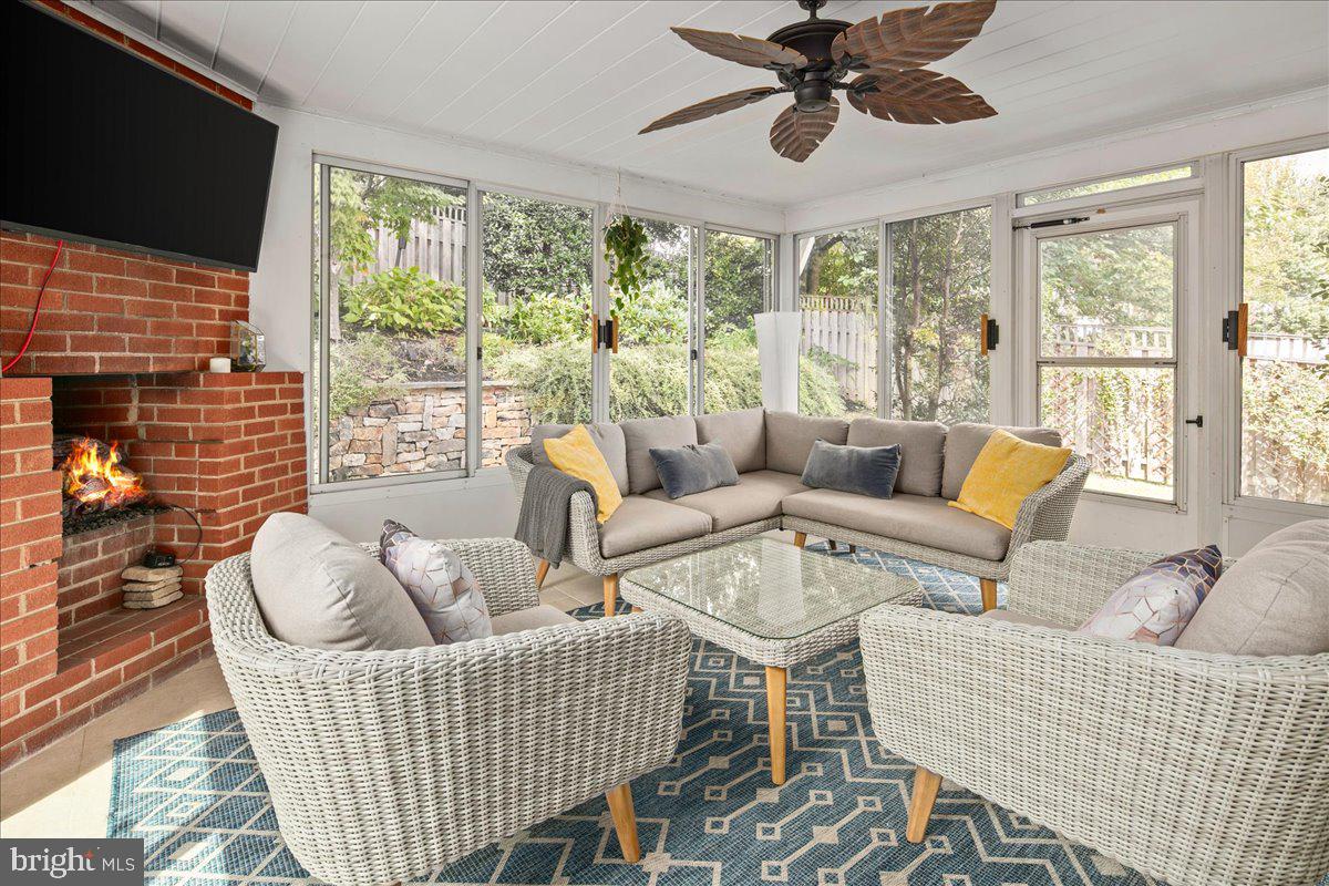 BOULEVARD MANOR - Residential