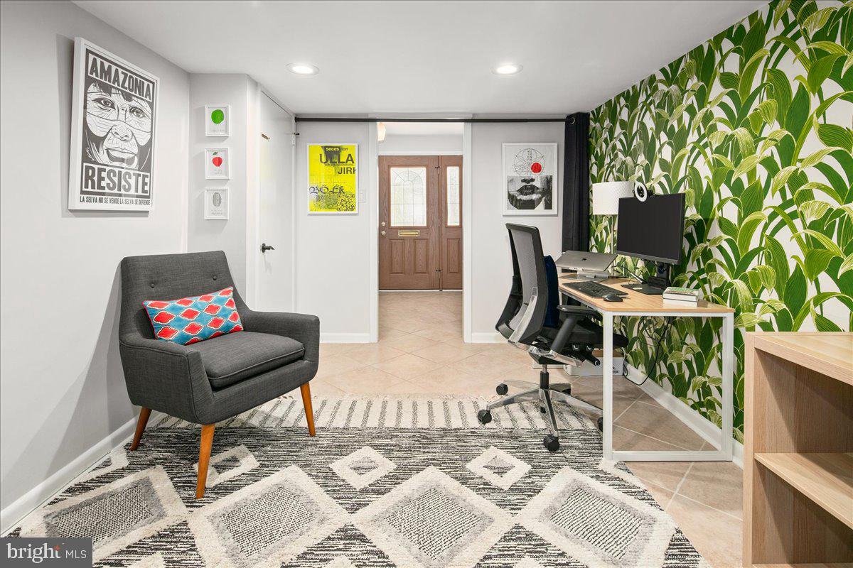 BOULEVARD MANOR - Residential