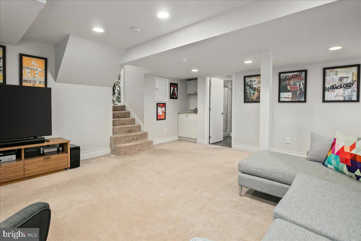 BOULEVARD MANOR - Residential