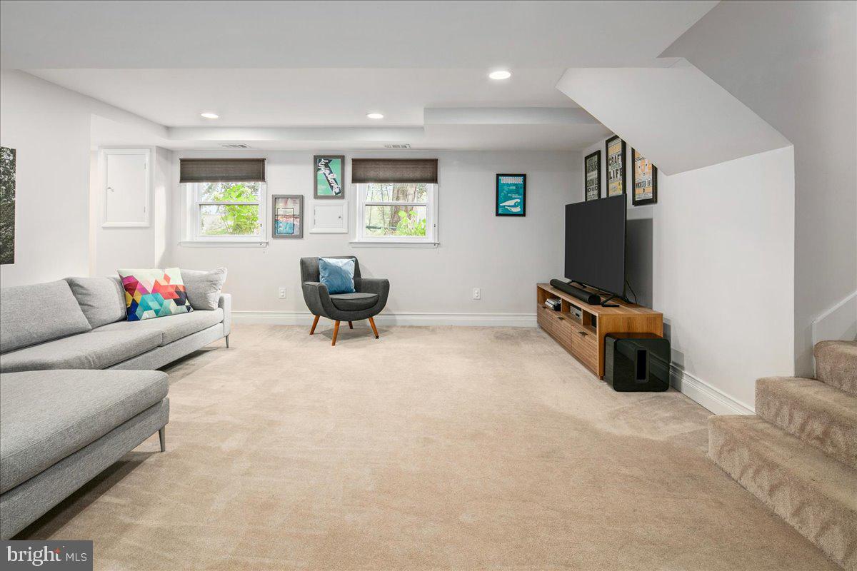 BOULEVARD MANOR - Residential