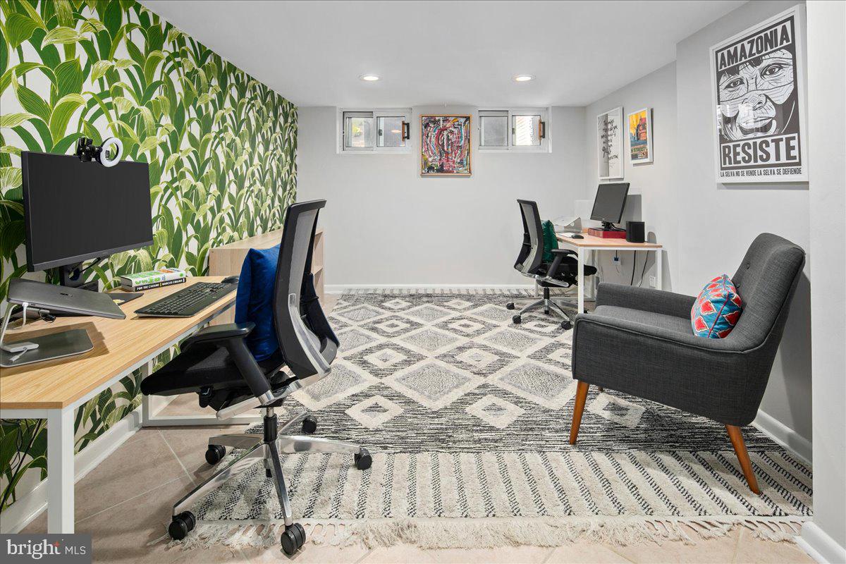 BOULEVARD MANOR - Residential