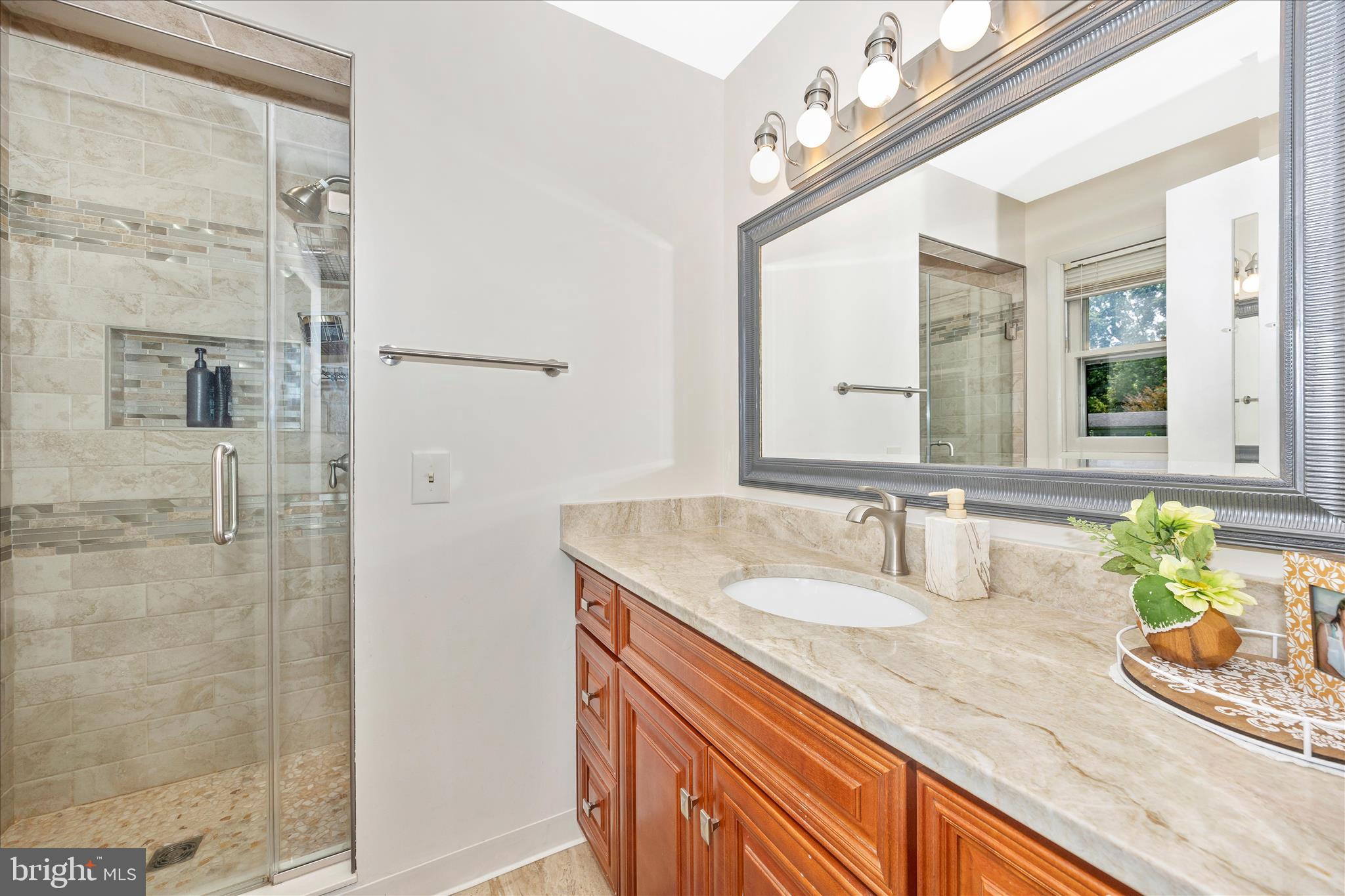 TAMMANY MANOR - Residential