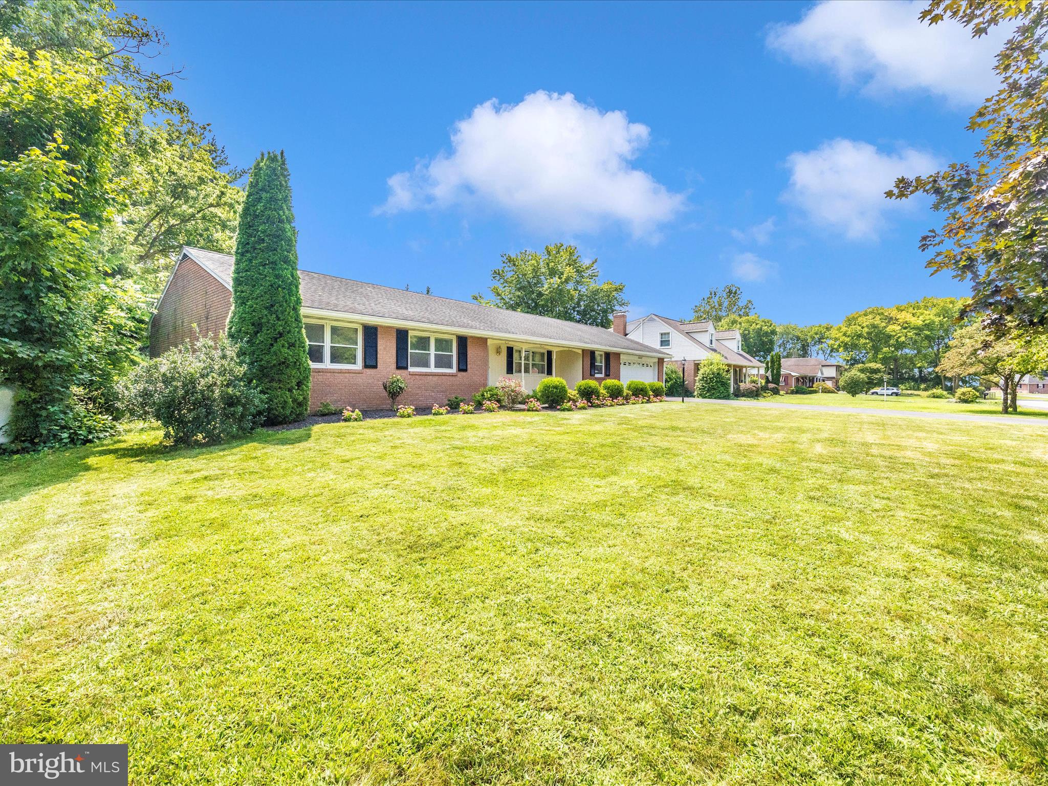 TAMMANY MANOR - Residential