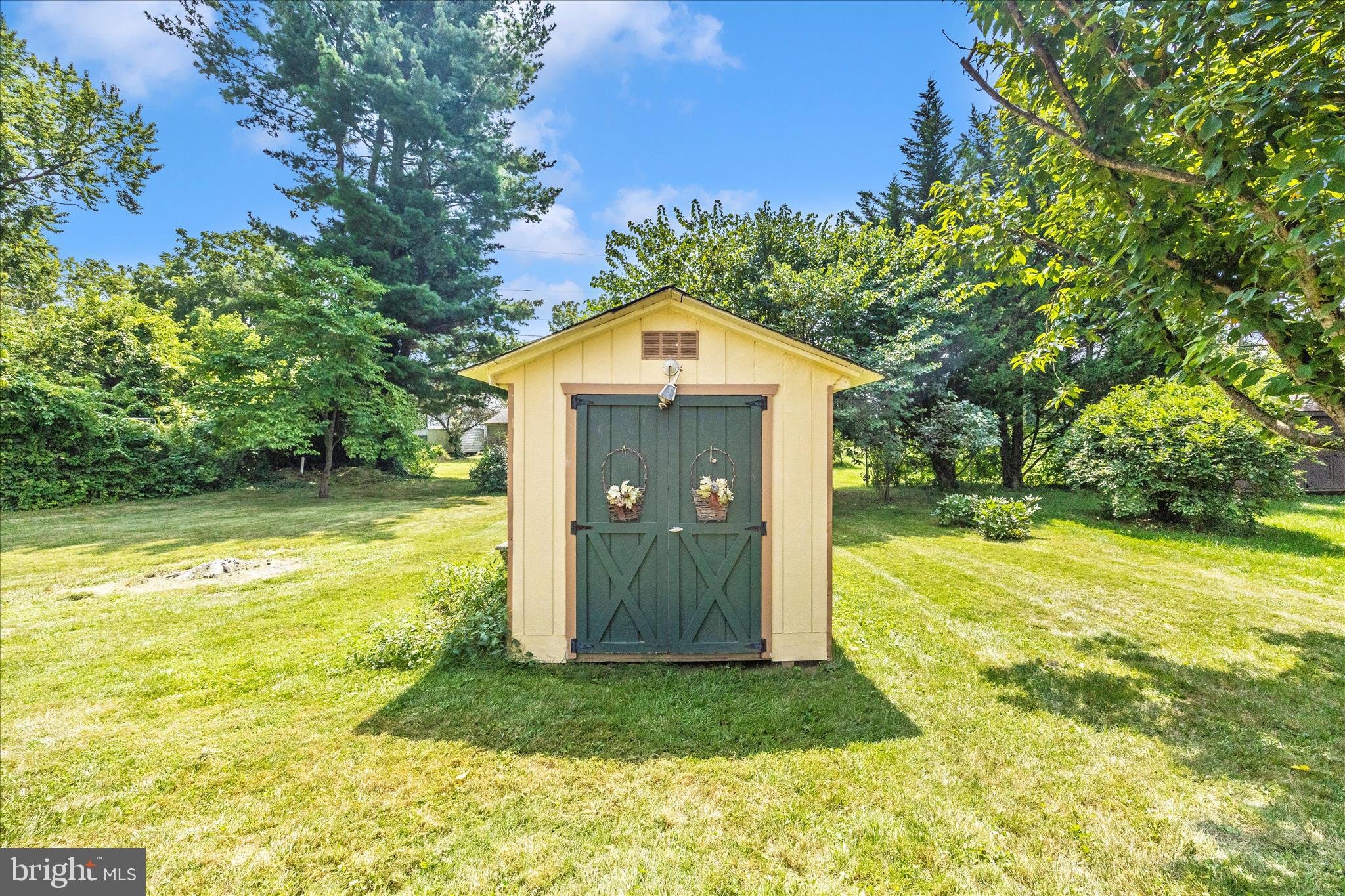 TAMMANY MANOR - Residential