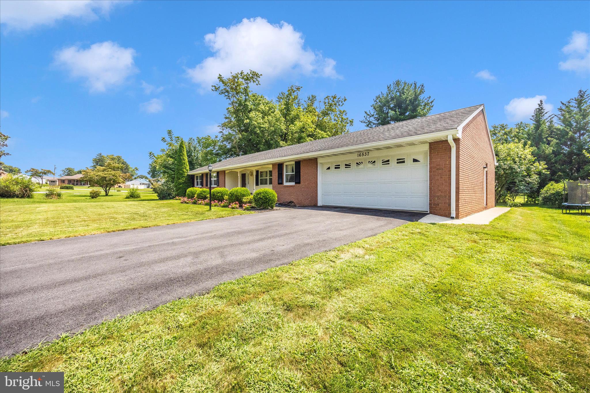 TAMMANY MANOR - Residential