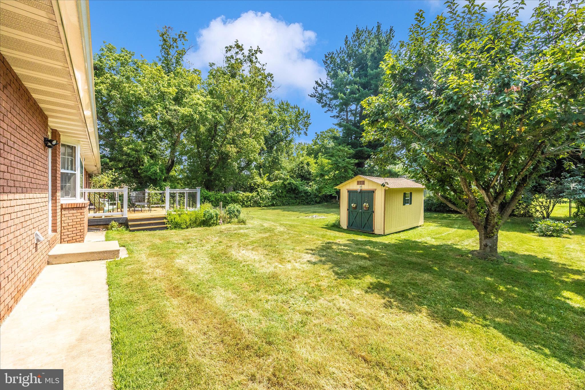 TAMMANY MANOR - Residential