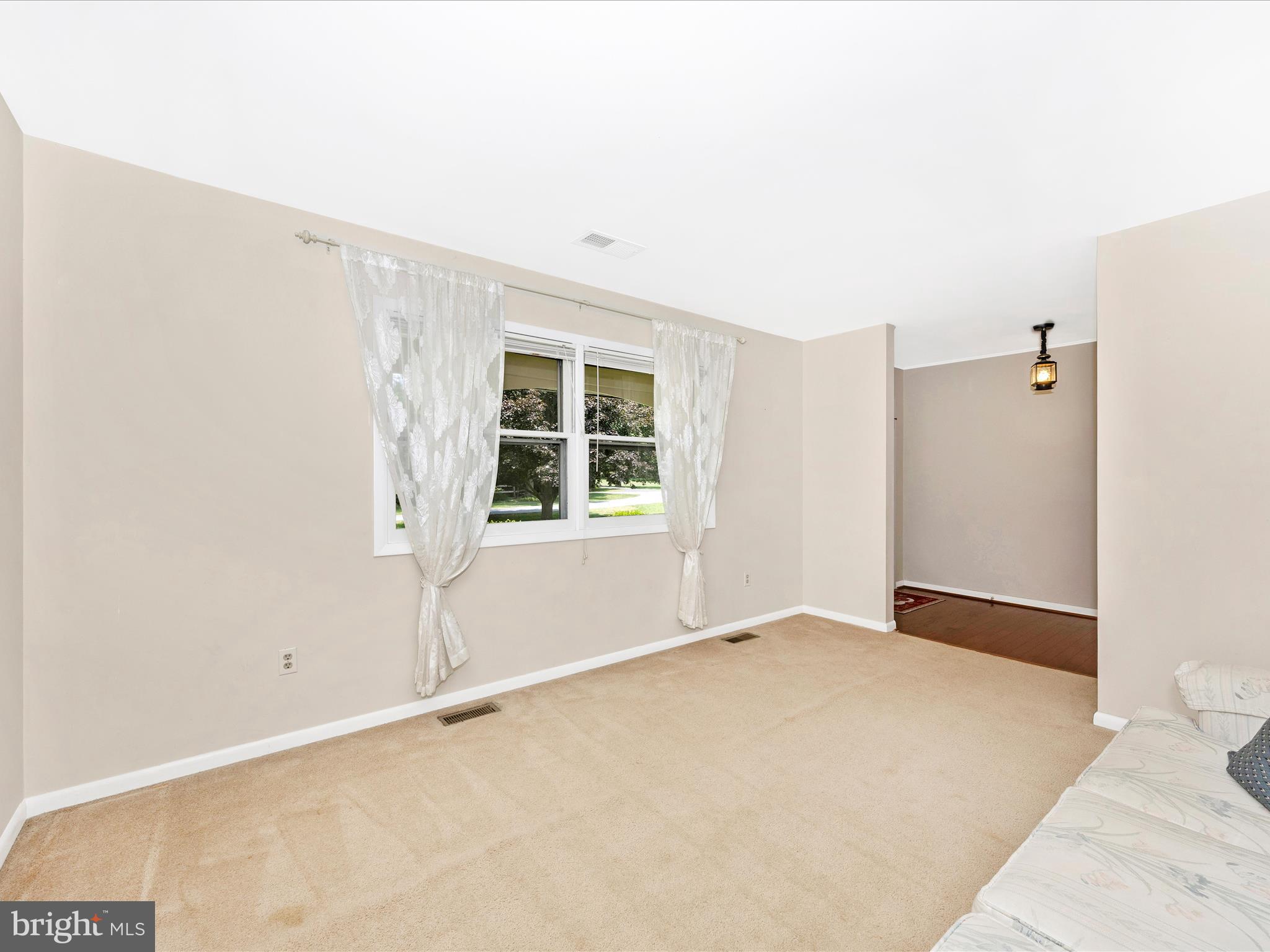 TAMMANY MANOR - Residential