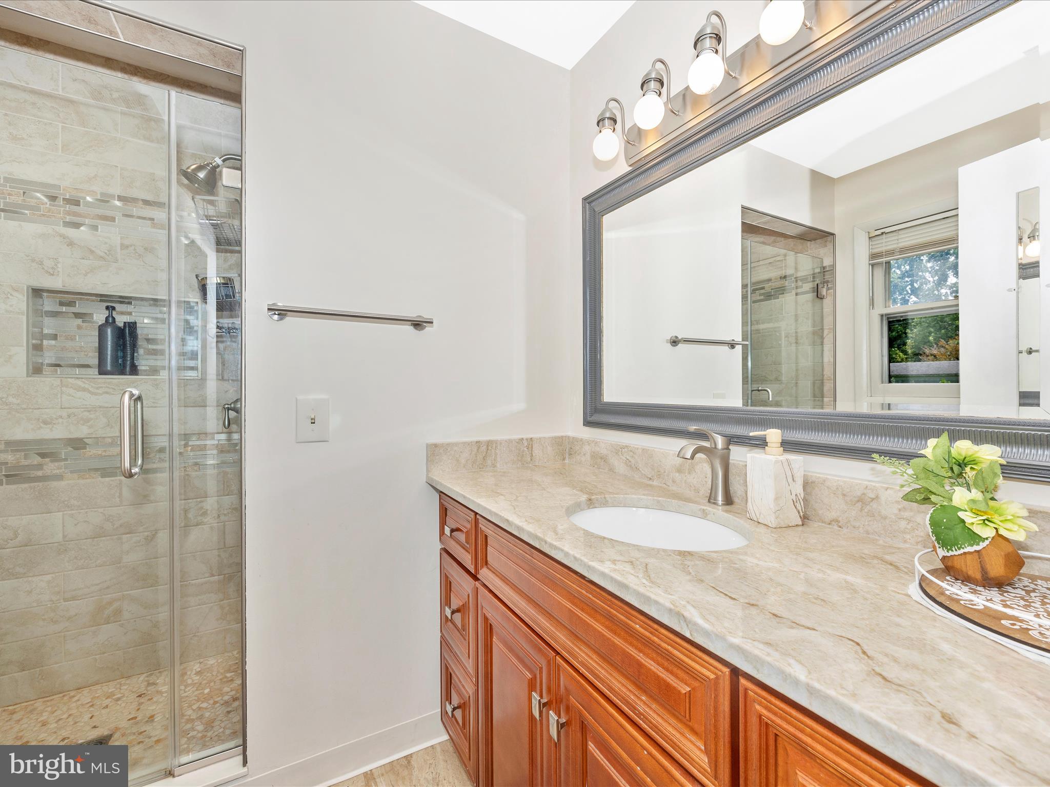 TAMMANY MANOR - Residential