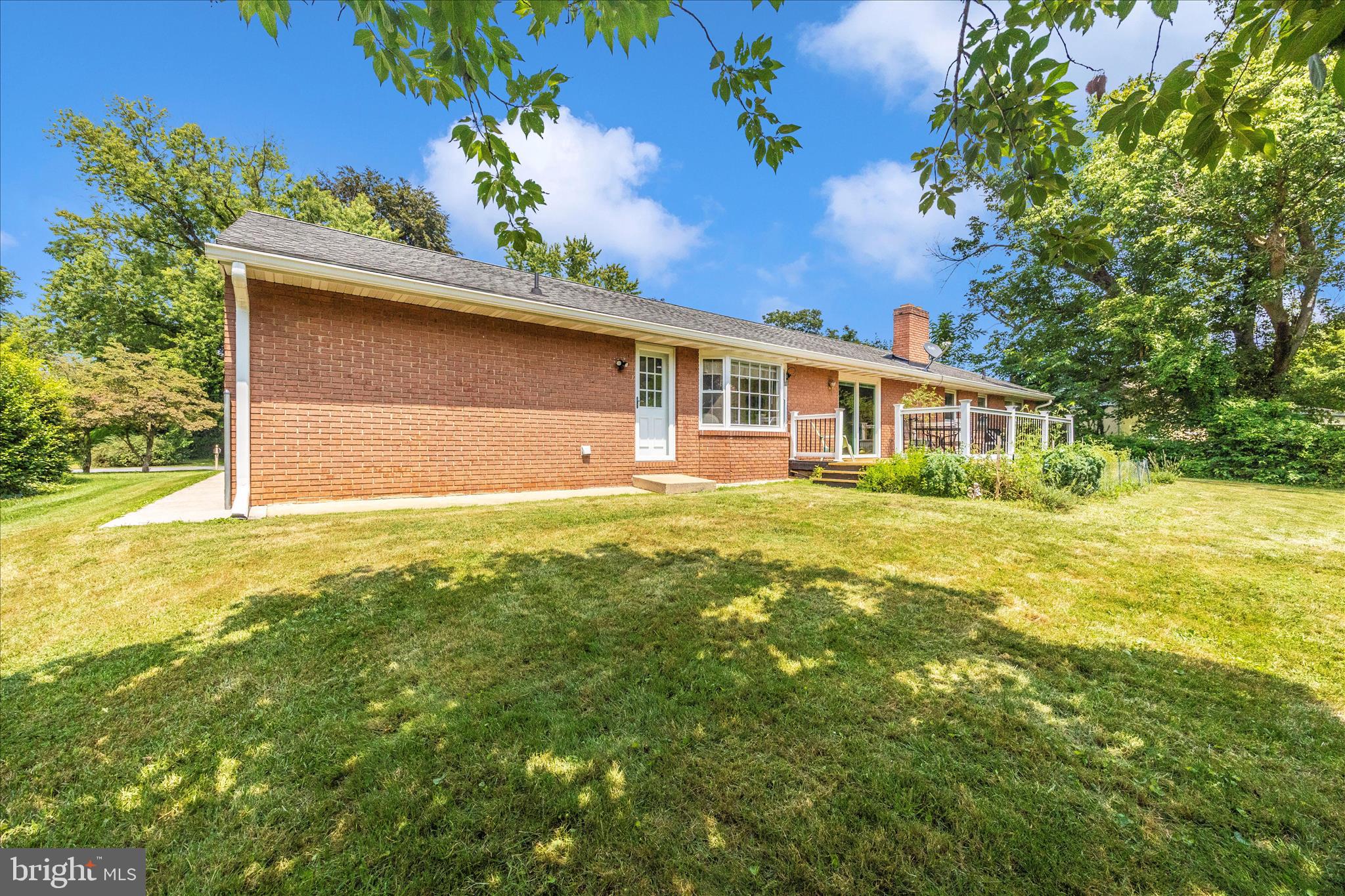 TAMMANY MANOR - Residential