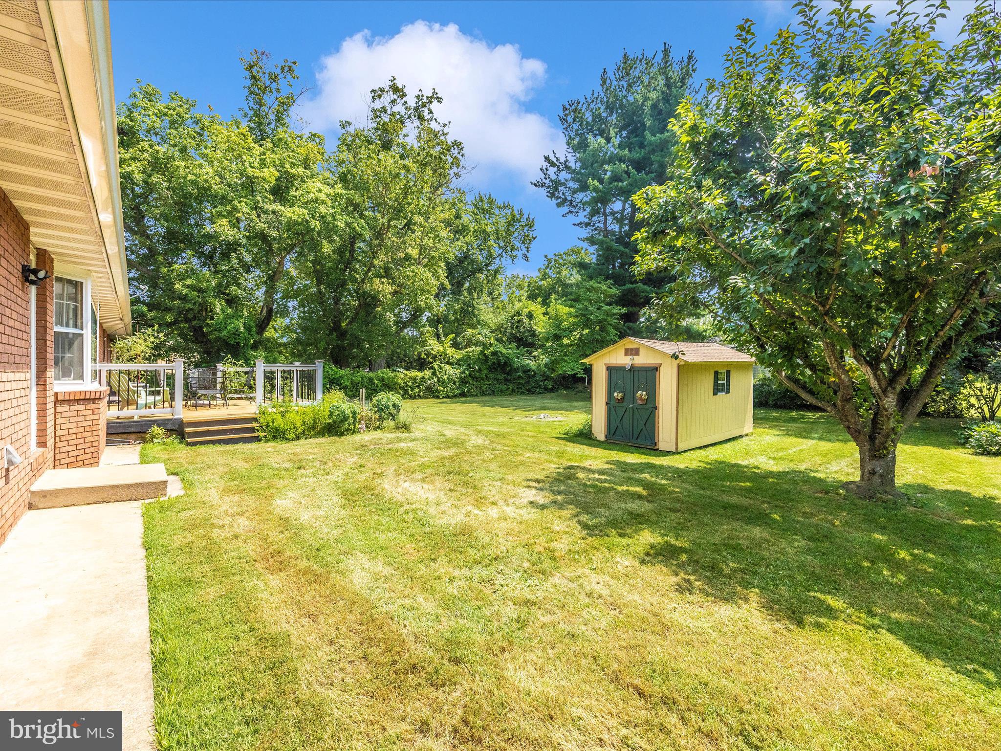 TAMMANY MANOR - Residential