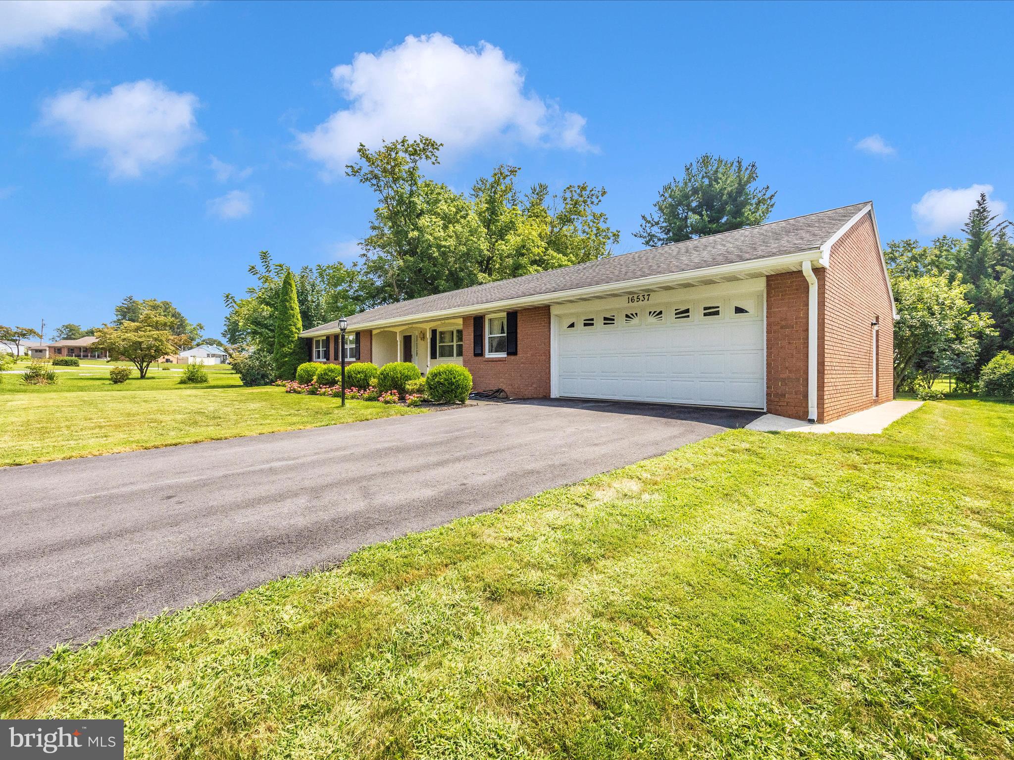 TAMMANY MANOR - Residential