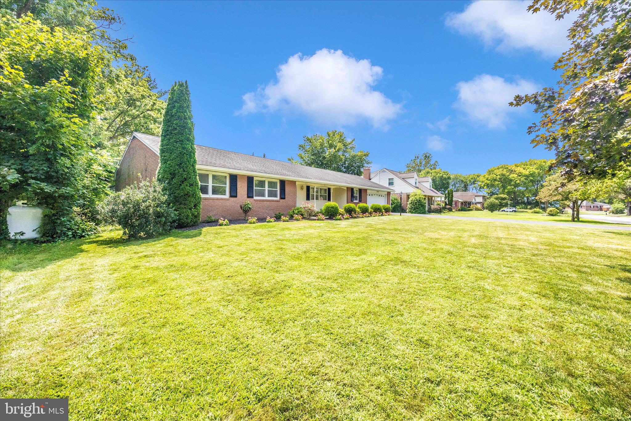 TAMMANY MANOR - Residential