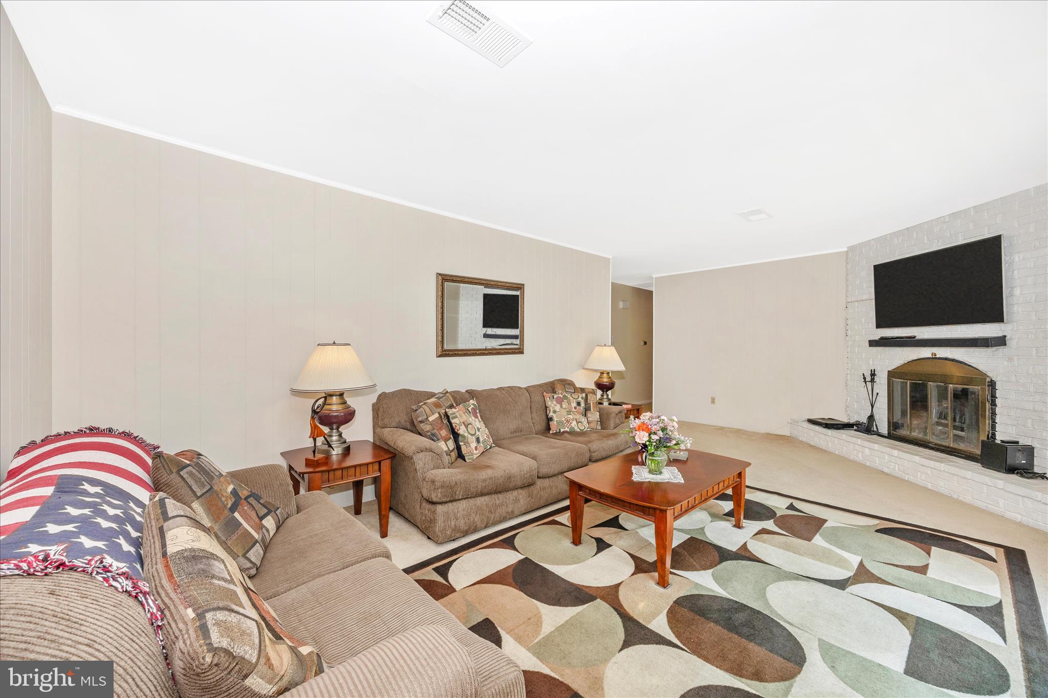 TAMMANY MANOR - Residential