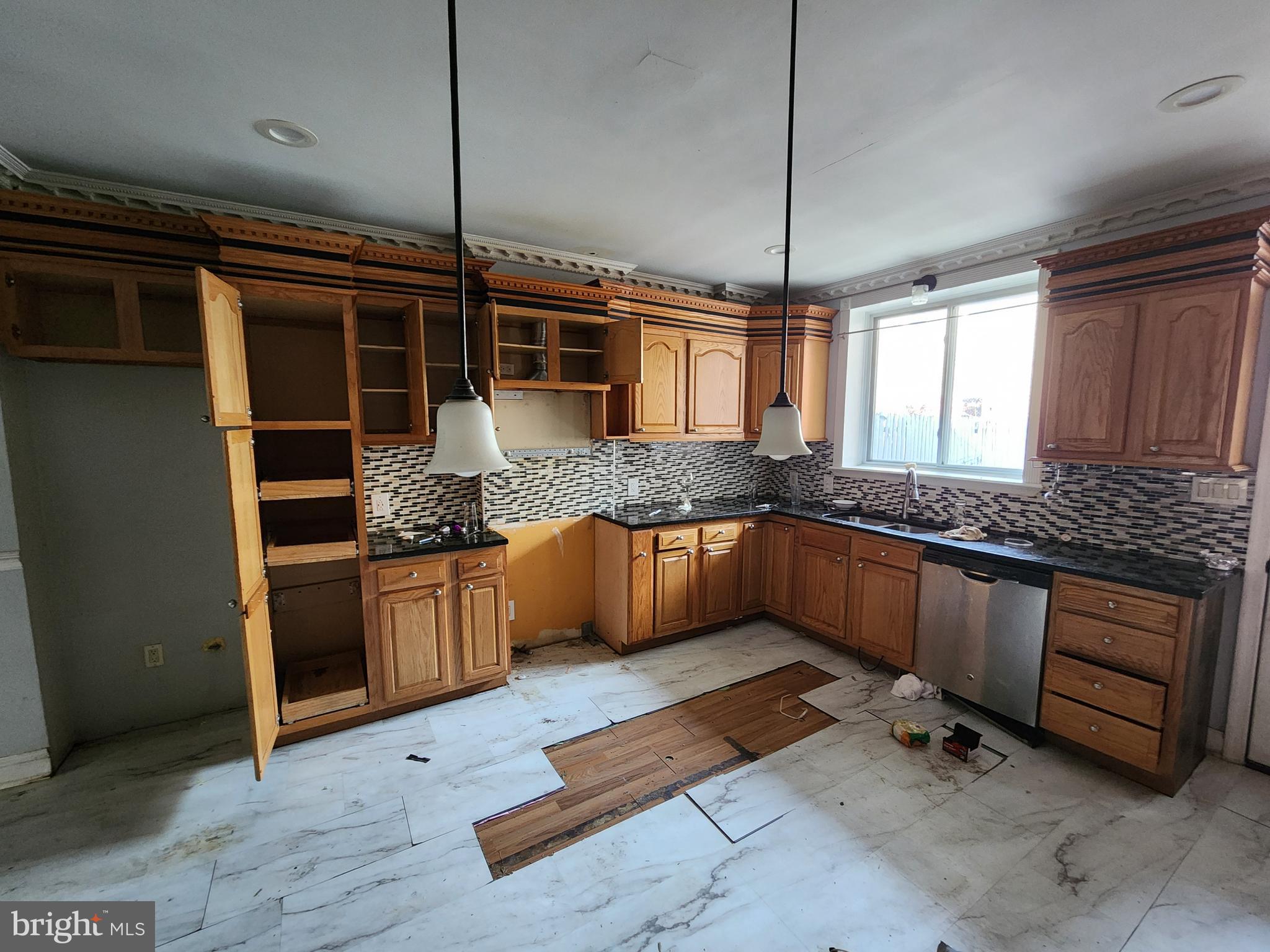 BALTIMORE HIGHLANDS - Residential