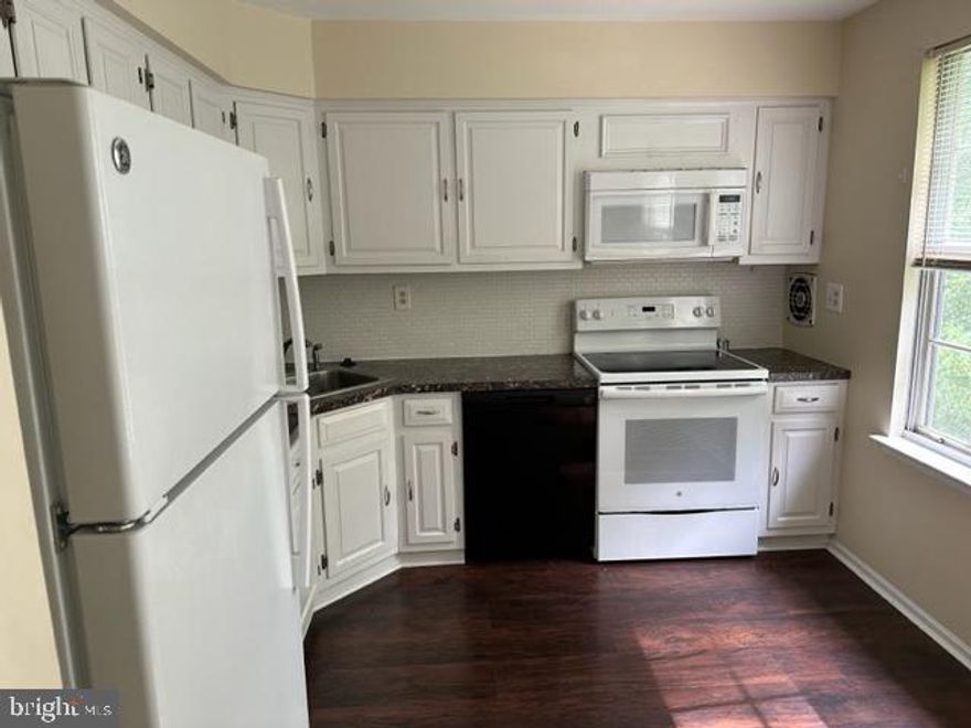 Beautiful 2ND STORY - 2 Bedroom 2 Bath apartment. it was renovated in 2019. Laundry, nice size rooms! plenty of storage! one car garage with inside access. Credit check and background check required. First, Last and 1 month security due upon signing the lease. Pet Deposit is a monthly NON-refundable $100/month per pet, NO Cats. Landlords discretion.